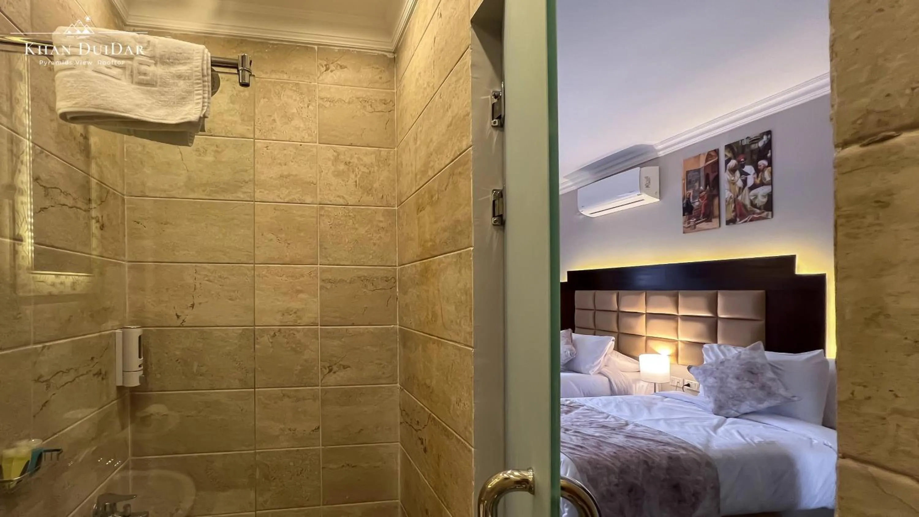 Shower, Bed in Khan Duidar Inn - Pyramids View Rooftop