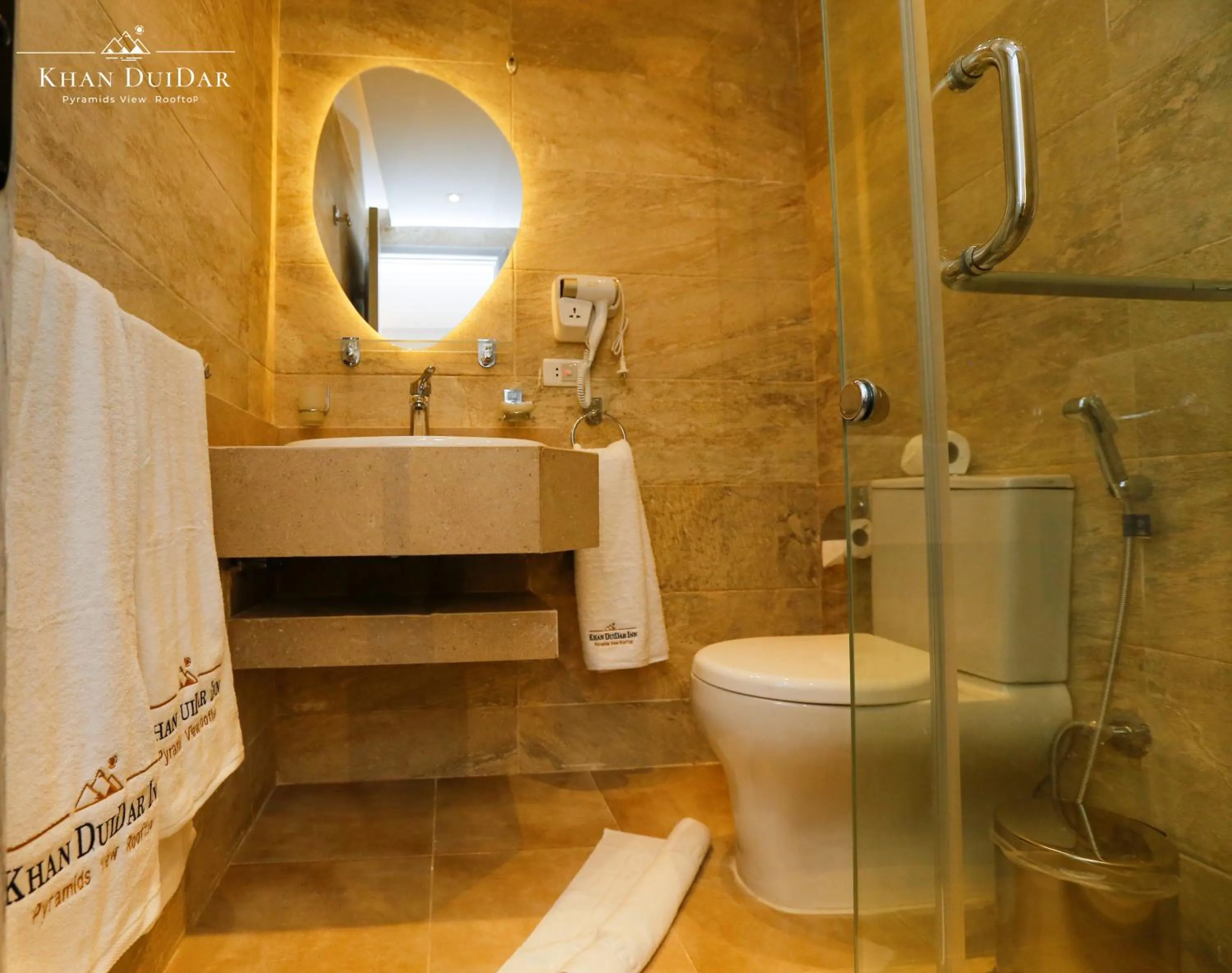 Shower in Khan Duidar Inn - Pyramids View Rooftop