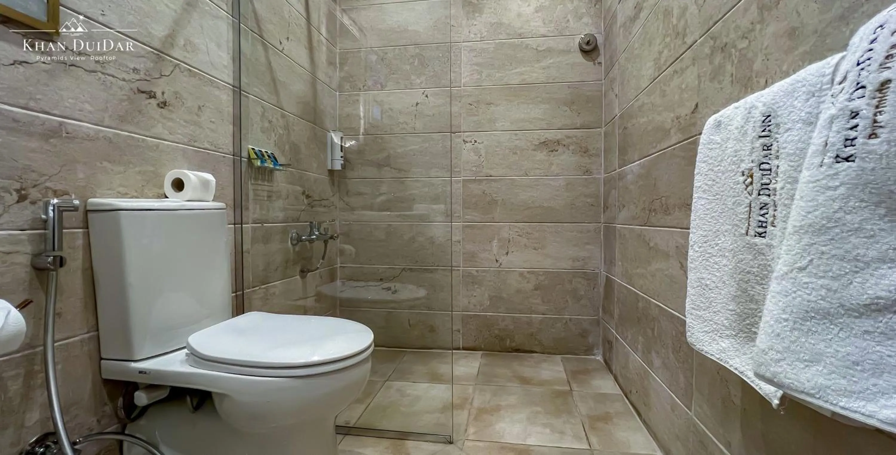Shower in Khan Duidar Inn - Pyramids View Rooftop