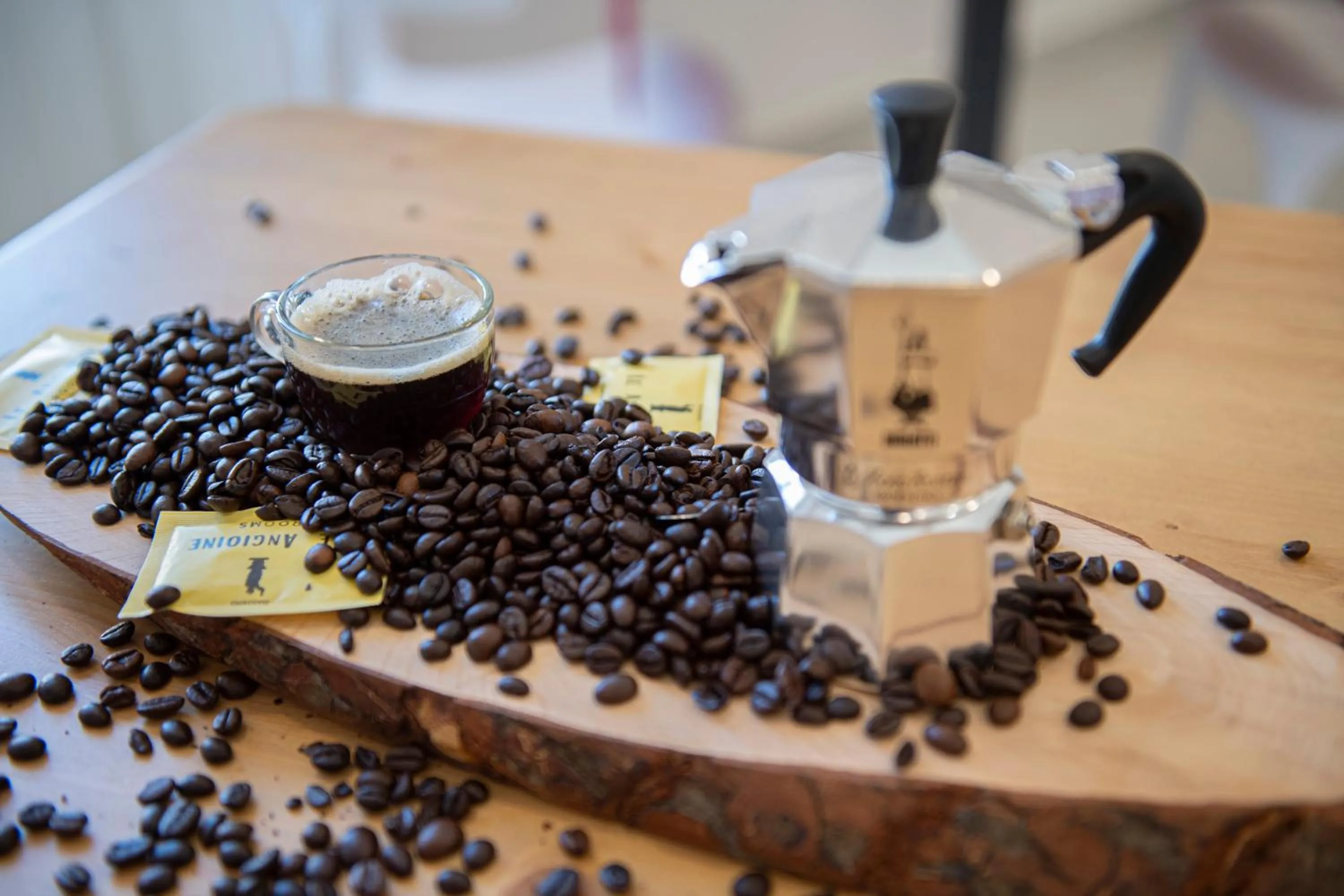 Coffee/tea facilities in Le Angioine Rooms