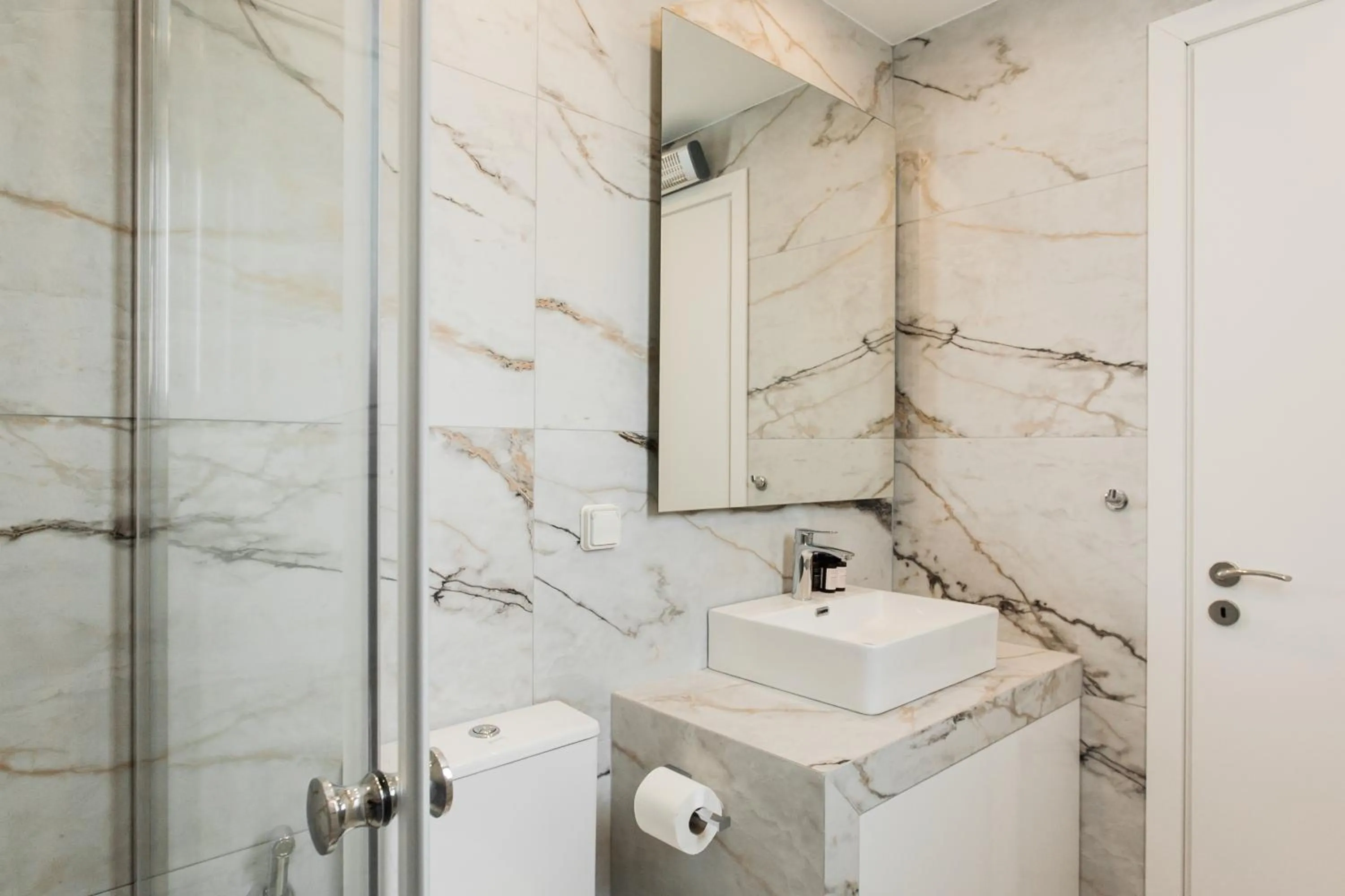 Bathroom in WYZ Athens Apartments by UPSTREET