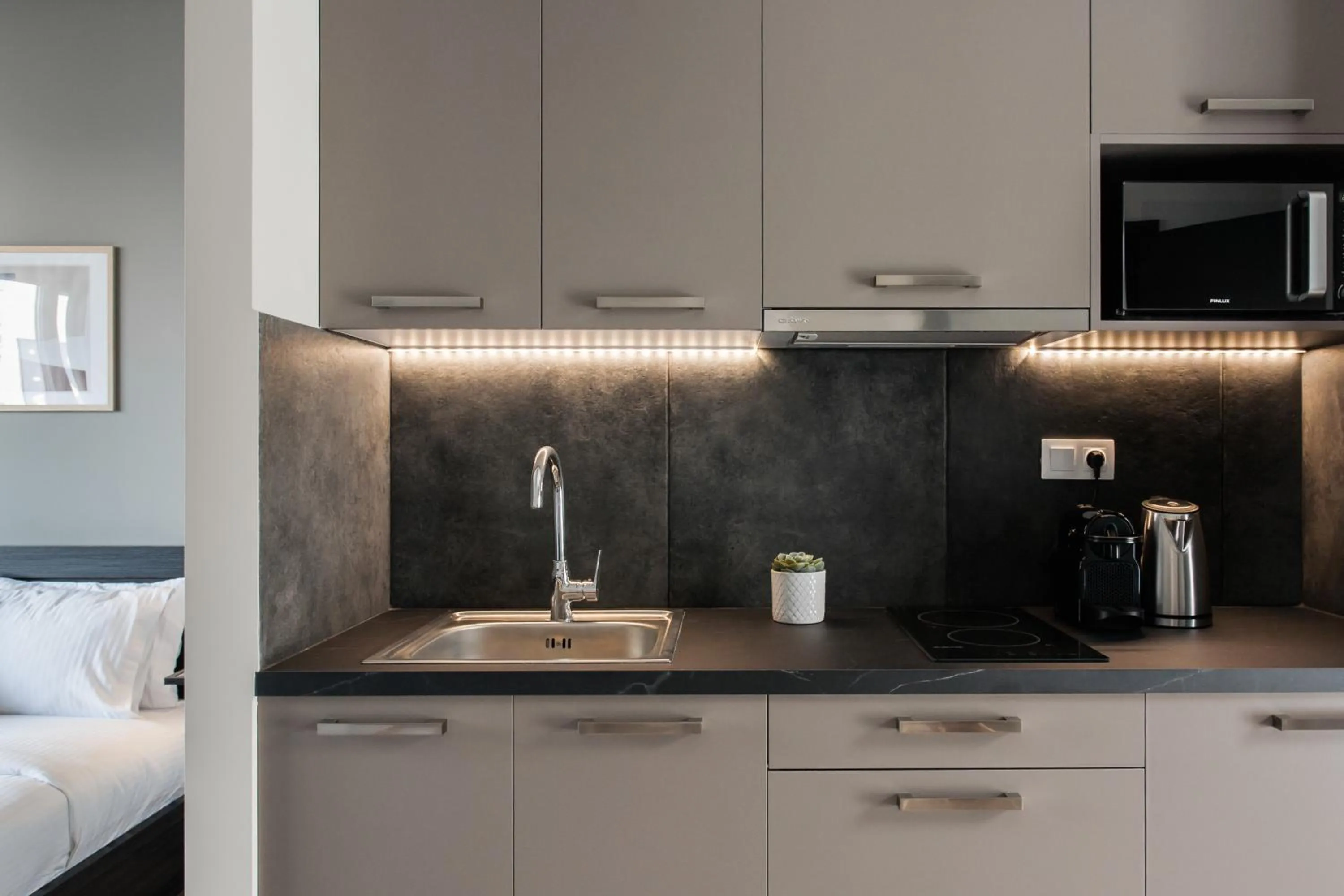 Coffee/tea facilities, Bed in WYZ Athens Apartments by UPSTREET