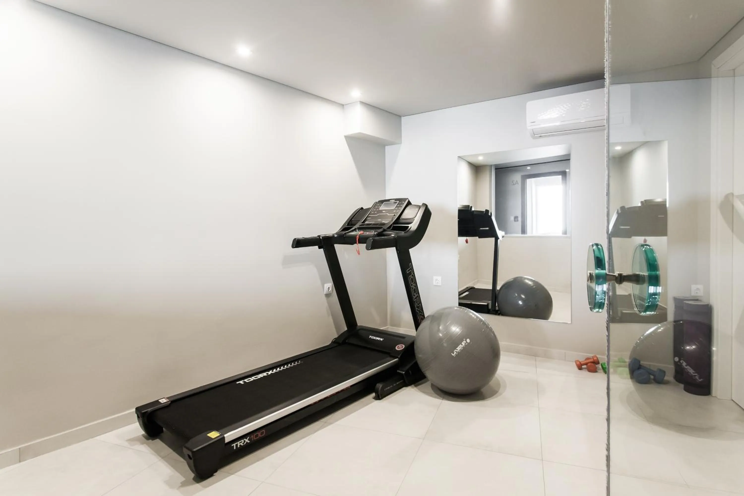 Fitness centre/facilities in WYZ Athens Apartments by UPSTREET