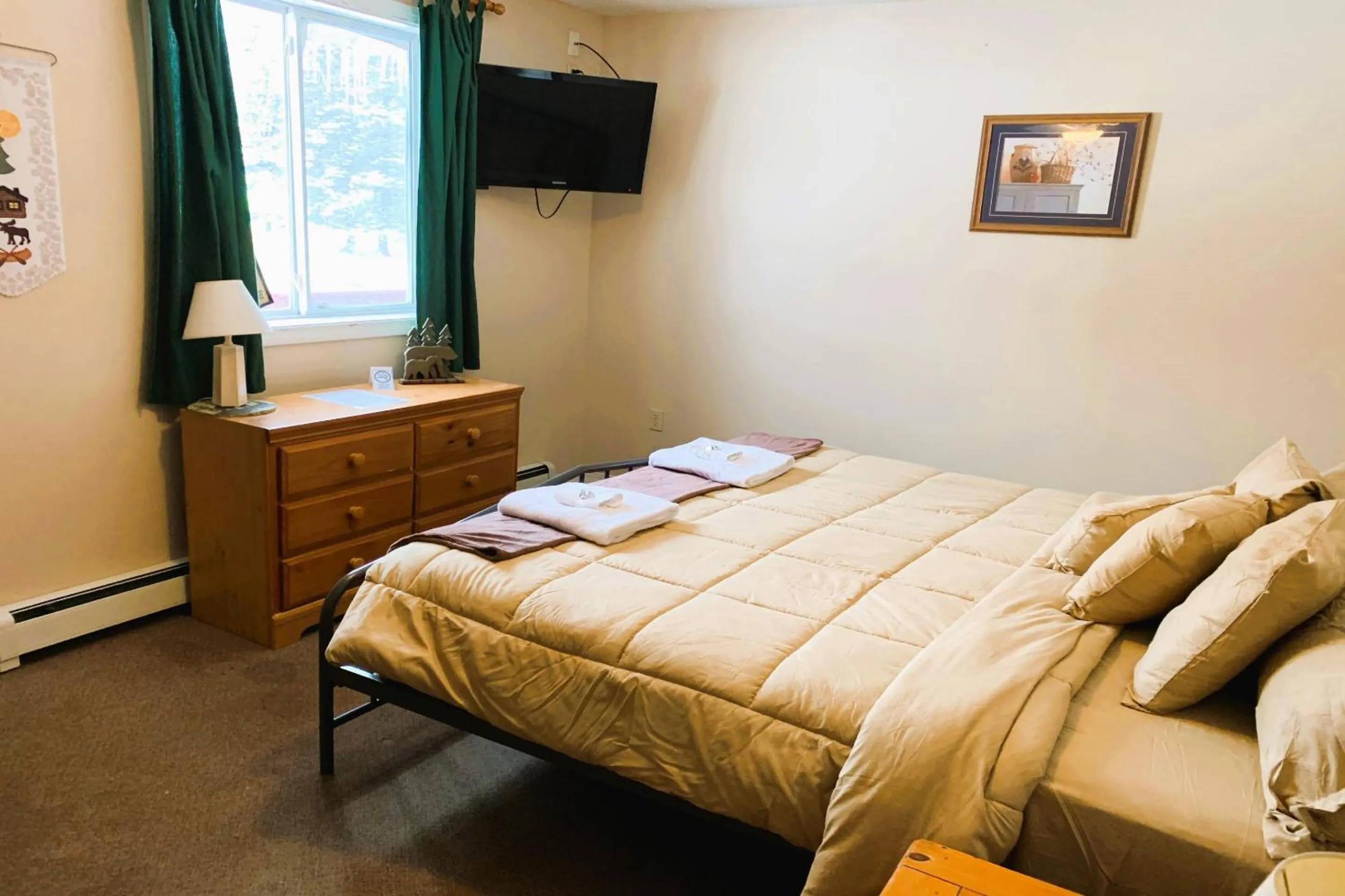 Bedroom, Bed in Love Hotels St John River by OYO at Fort Kent ME