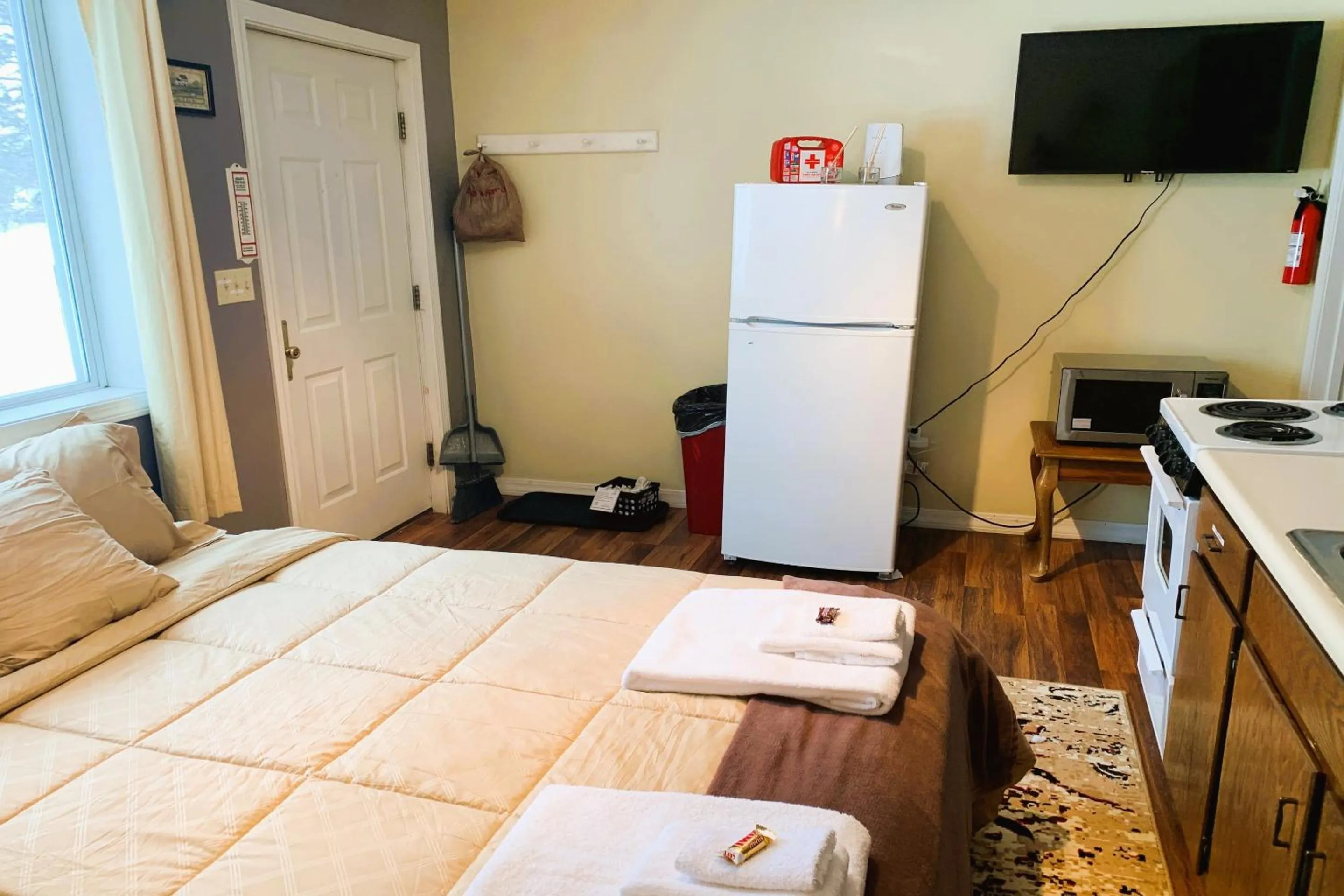 Bedroom, Bed in Love Hotels St John River by OYO at Fort Kent ME