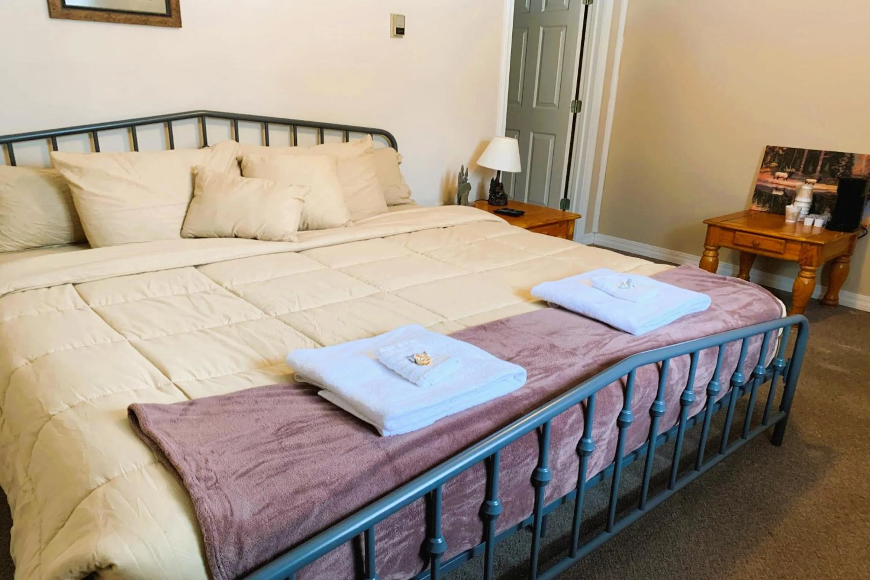 Bedroom, Bed in Love Hotels St John River by OYO at Fort Kent ME