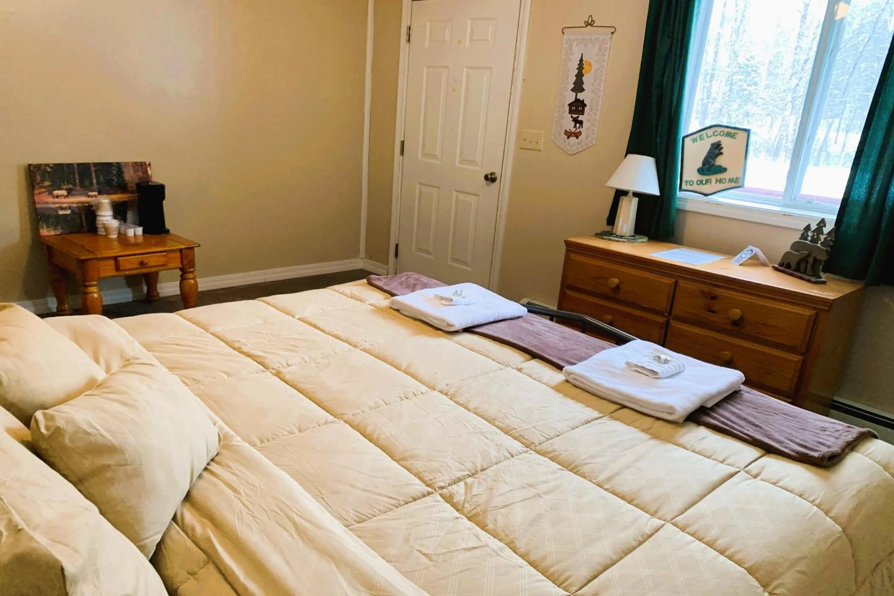 Bedroom, Bed in Love Hotels St John River by OYO at Fort Kent ME