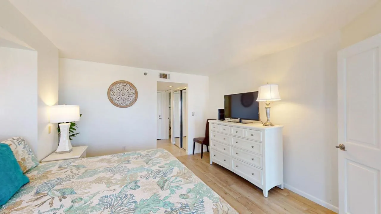 Bed in 1202 Villamare