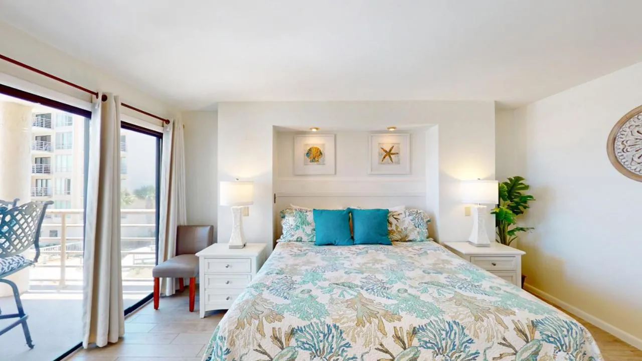 Bed in 1202 Villamare