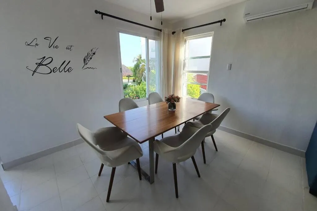 Depa de 3 habs, 3 baños y piscina (Zona Hotelera)