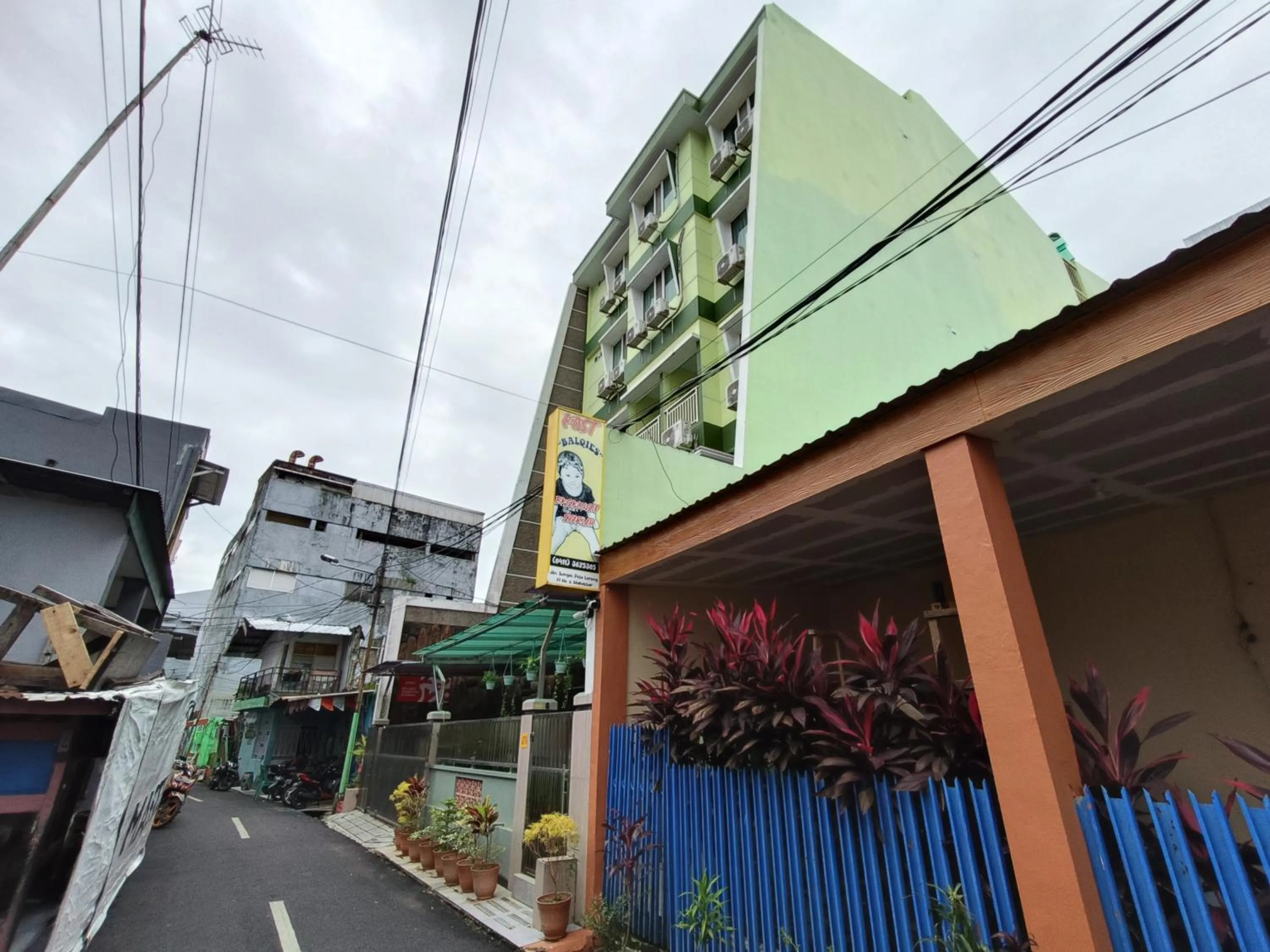 Property building in Balqies Homestay Syariah Makassar Mitra RedDoorz