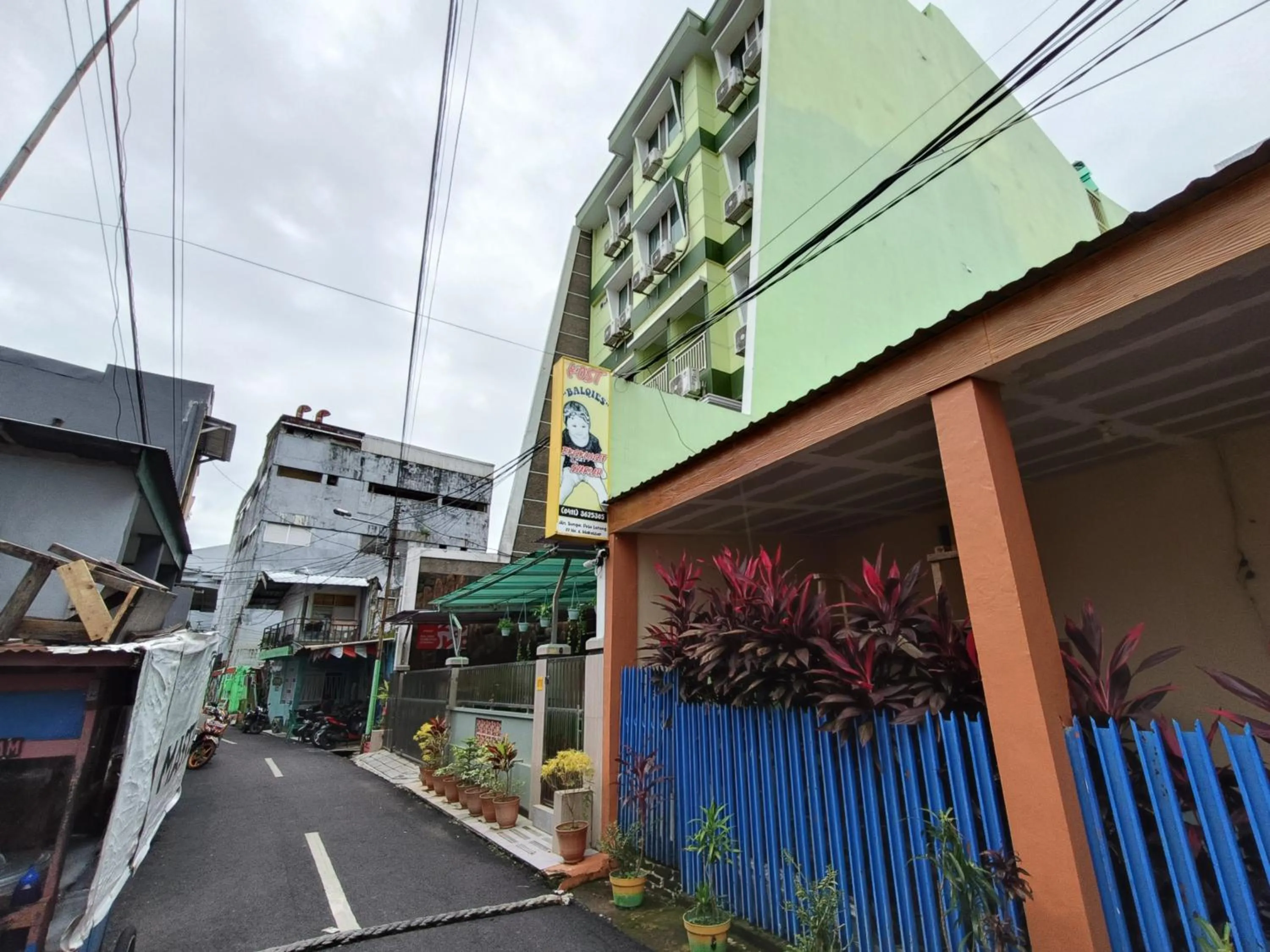 Property building in Balqies Homestay Syariah Makassar Mitra RedDoorz