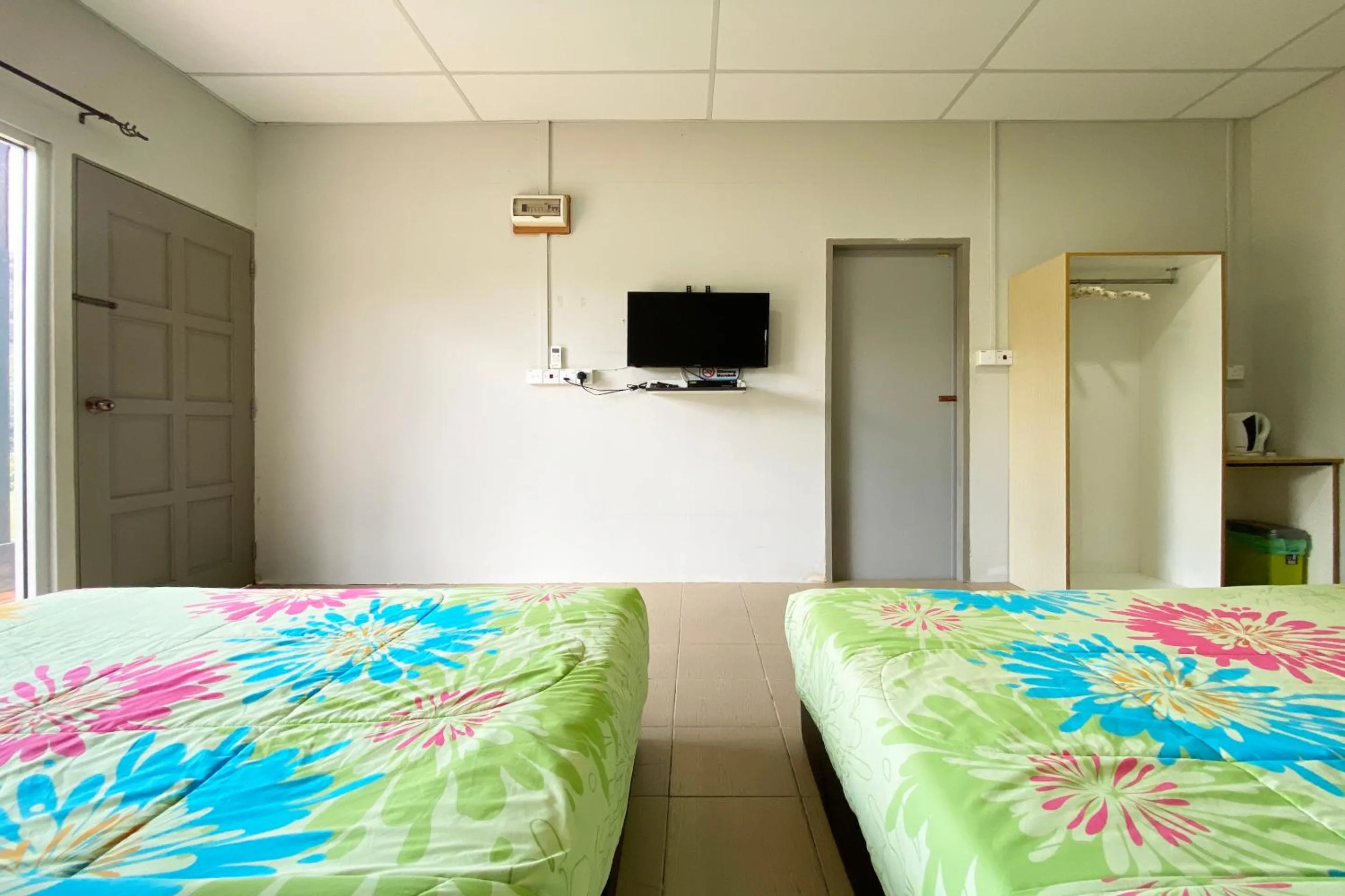 Photo of the whole room, Bed in Hotel O Tambunan Nature Lodge