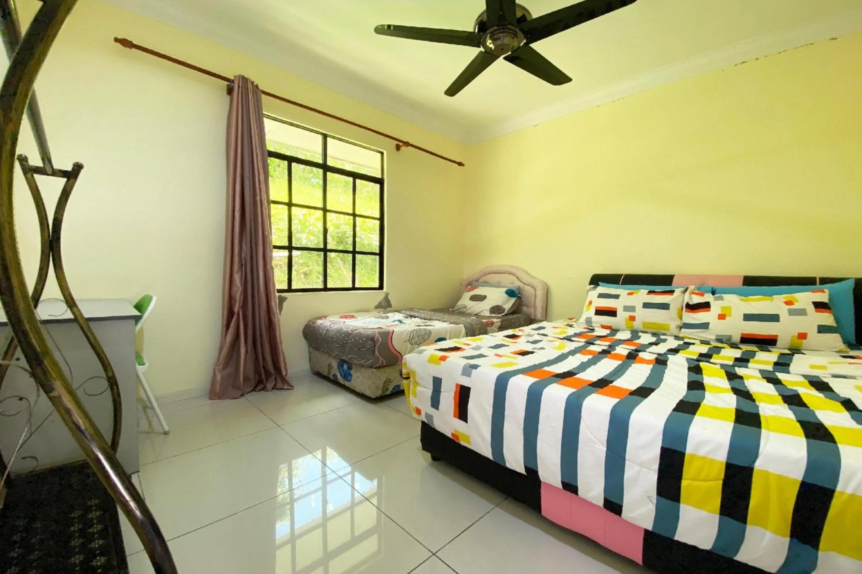 View (from property/room), Bed in Hotel O Tambunan Nature Lodge