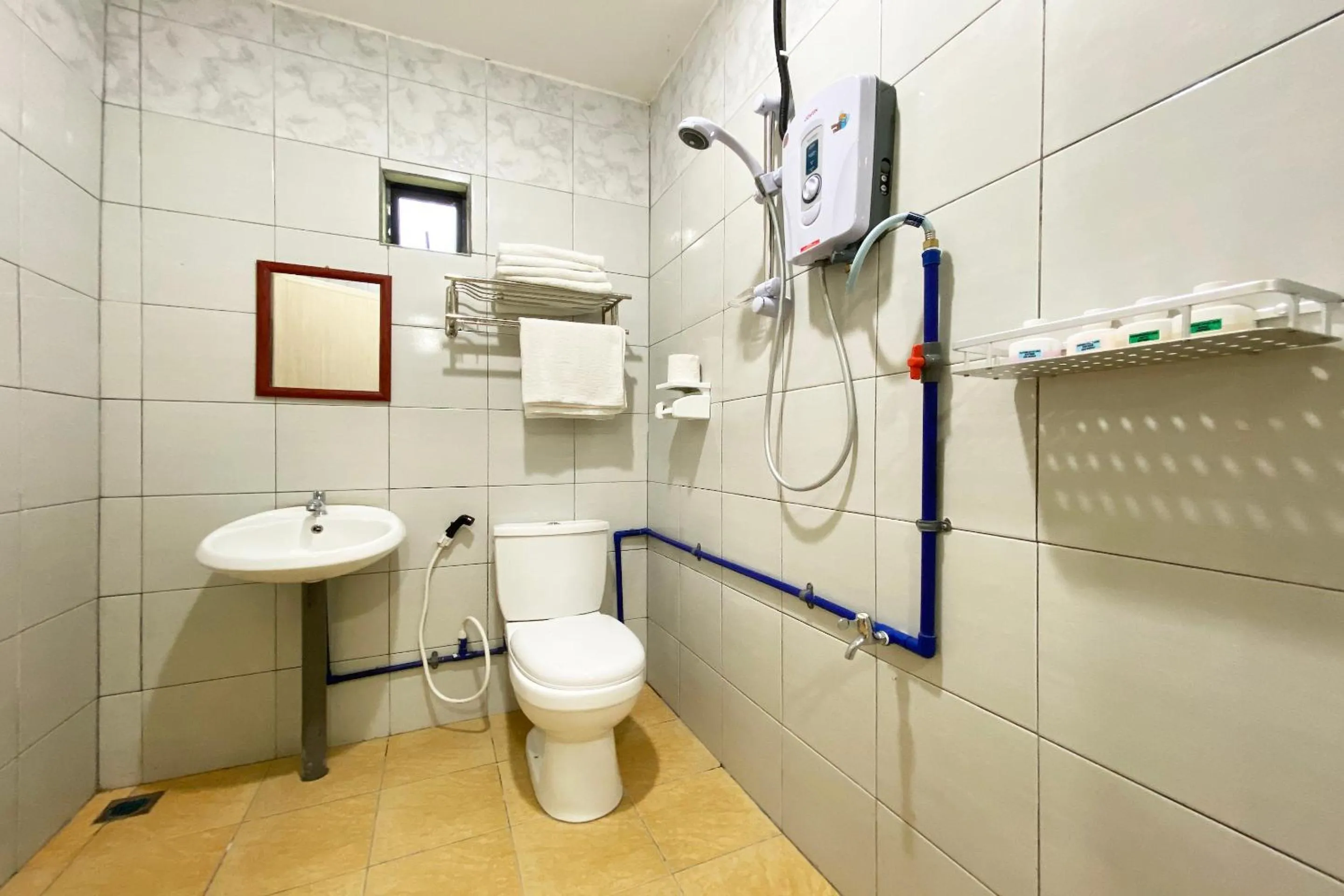 Bathroom in Hotel O Tambunan Nature Lodge