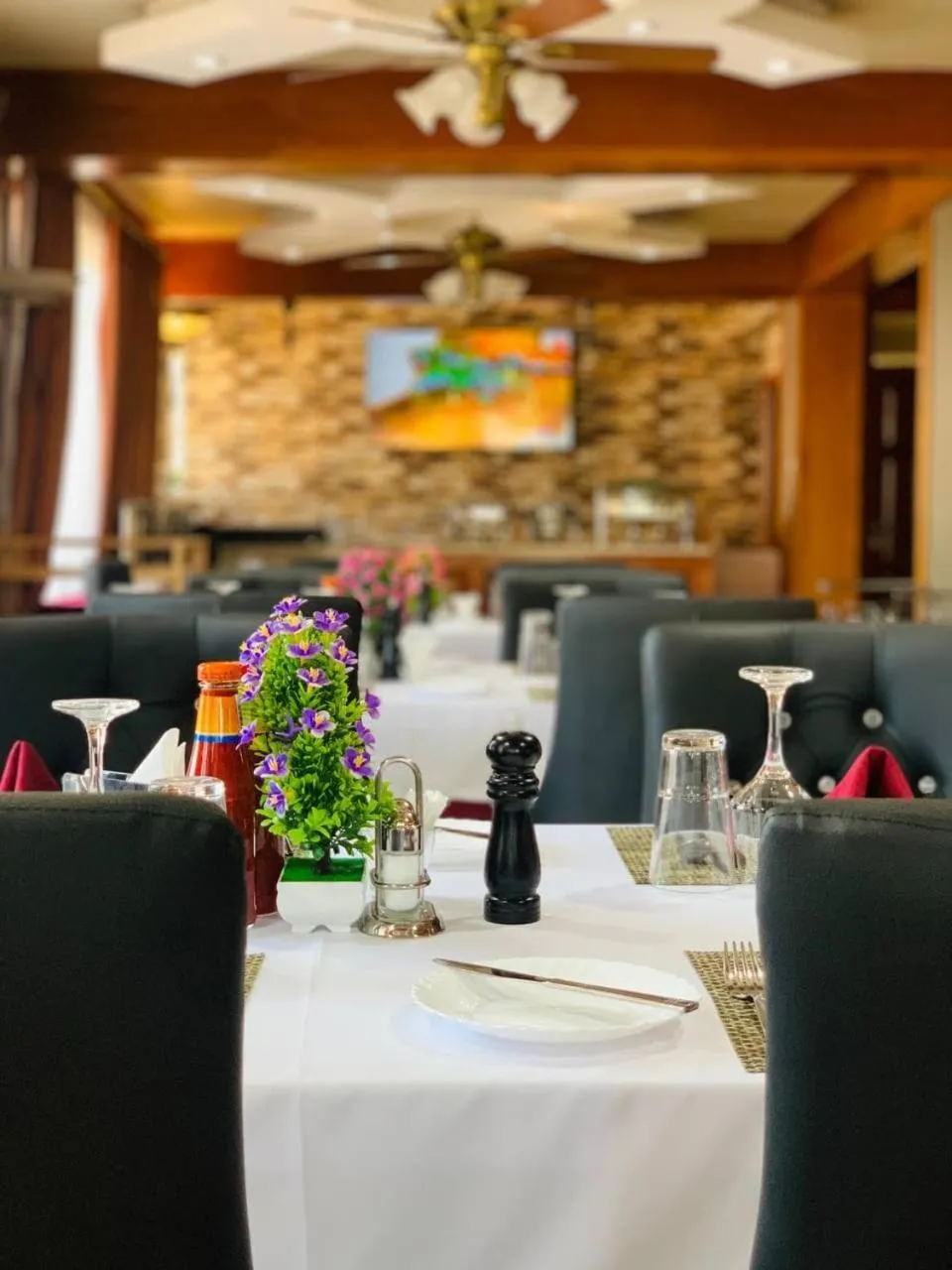 Restaurant/places to eat in LEYSHOF HOTEL