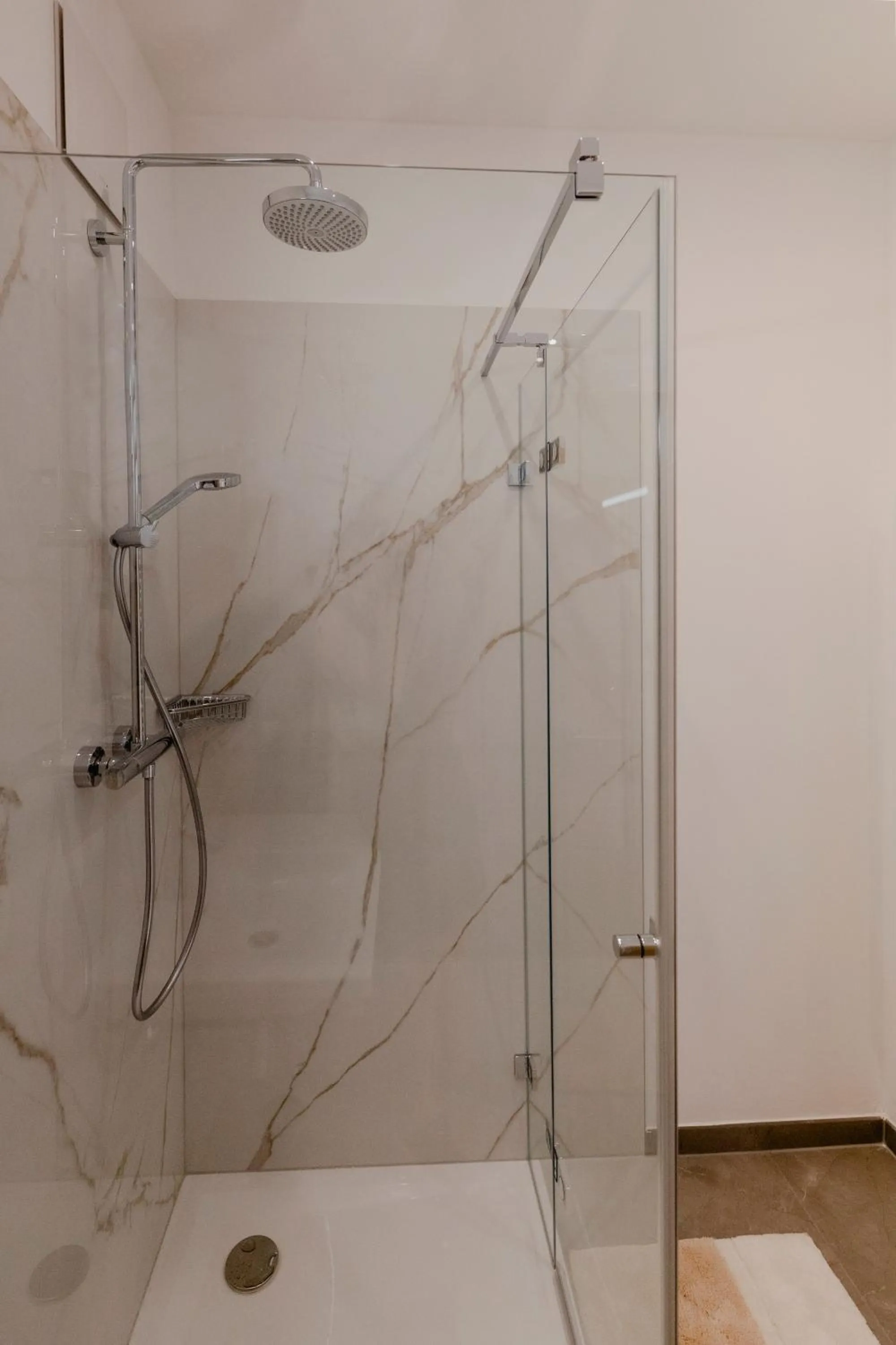 Shower in Polreich Bed&Breakfast