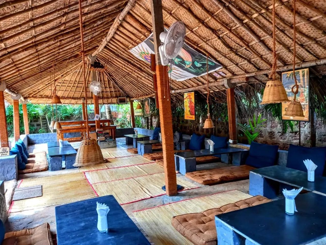 Restaurant/places to eat in Piccolo Dreams