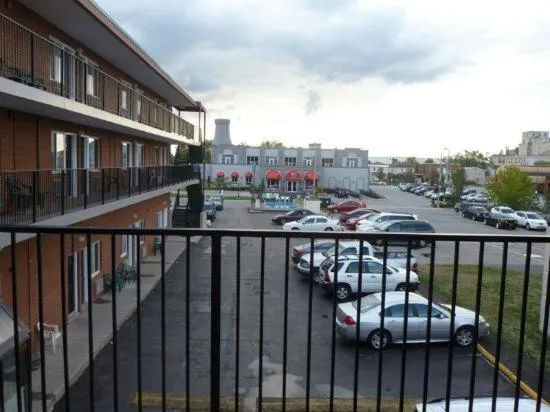 Facade/entrance in Victoria Motor Inn