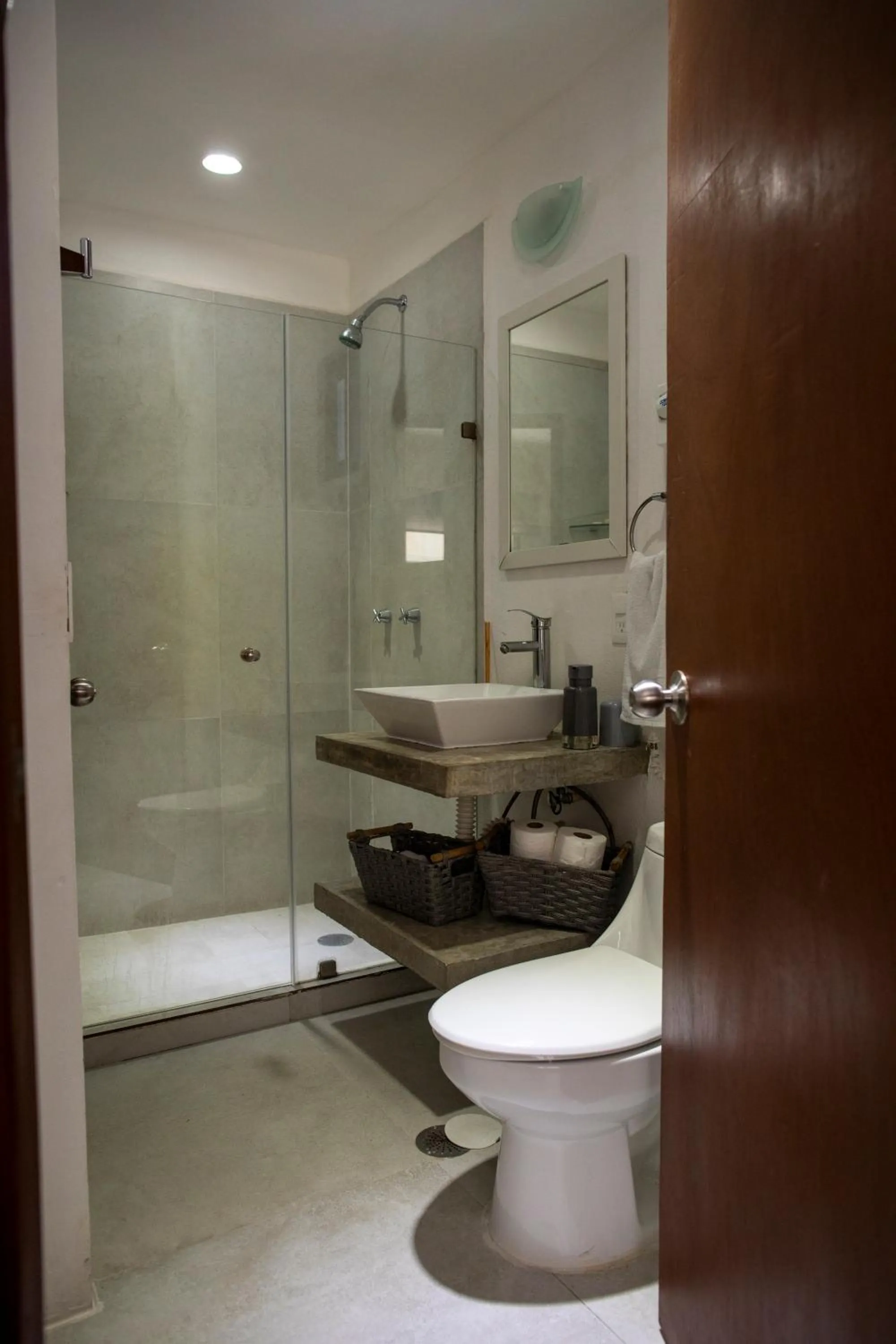 Bathroom in HotelZone L17 Beach Access