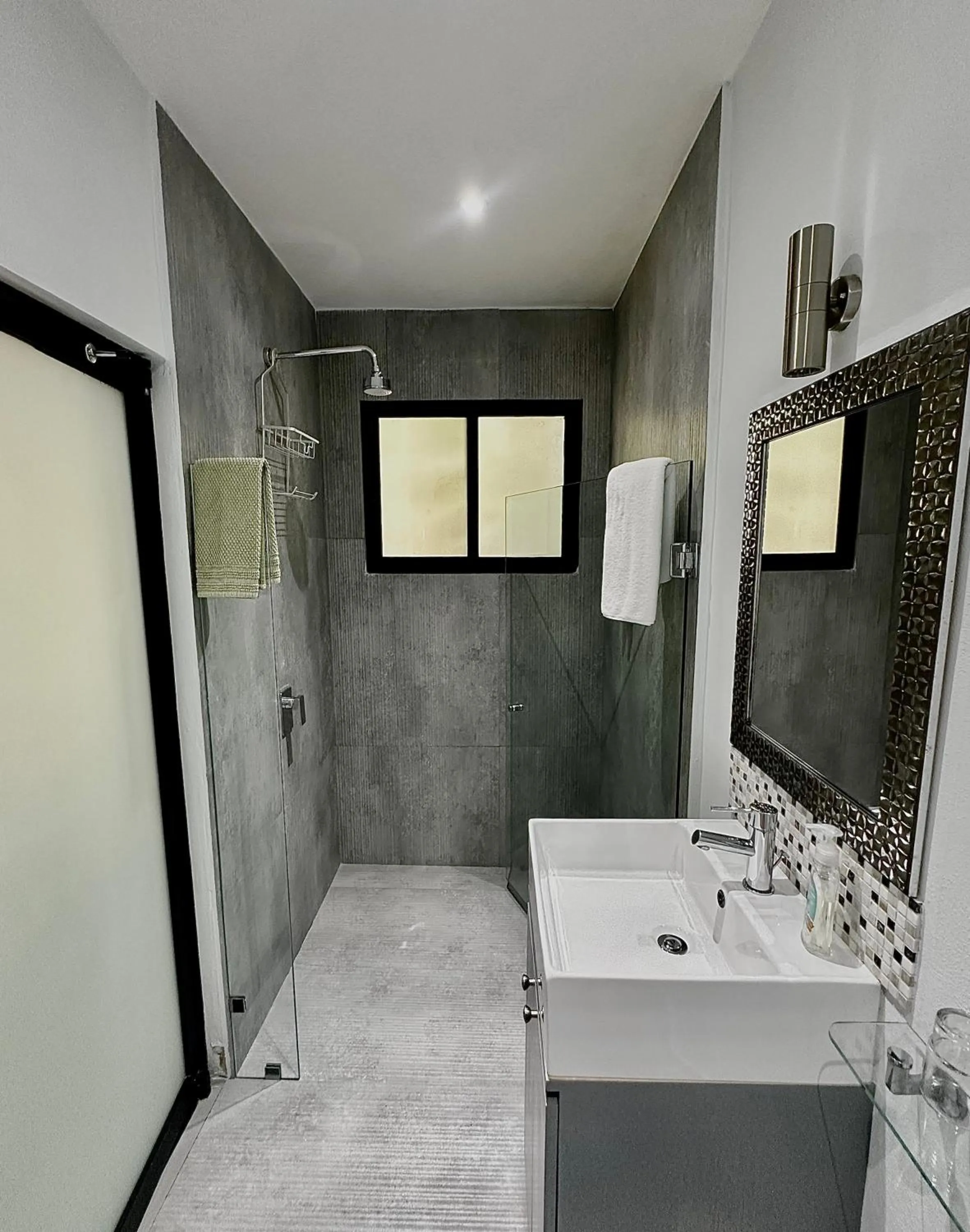 Shower in The Blue Eco Lodge