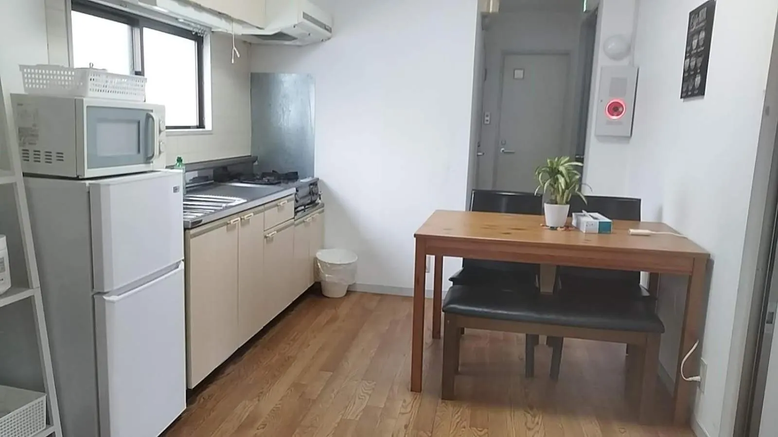 Dining area in Uhome Ueno Hotel