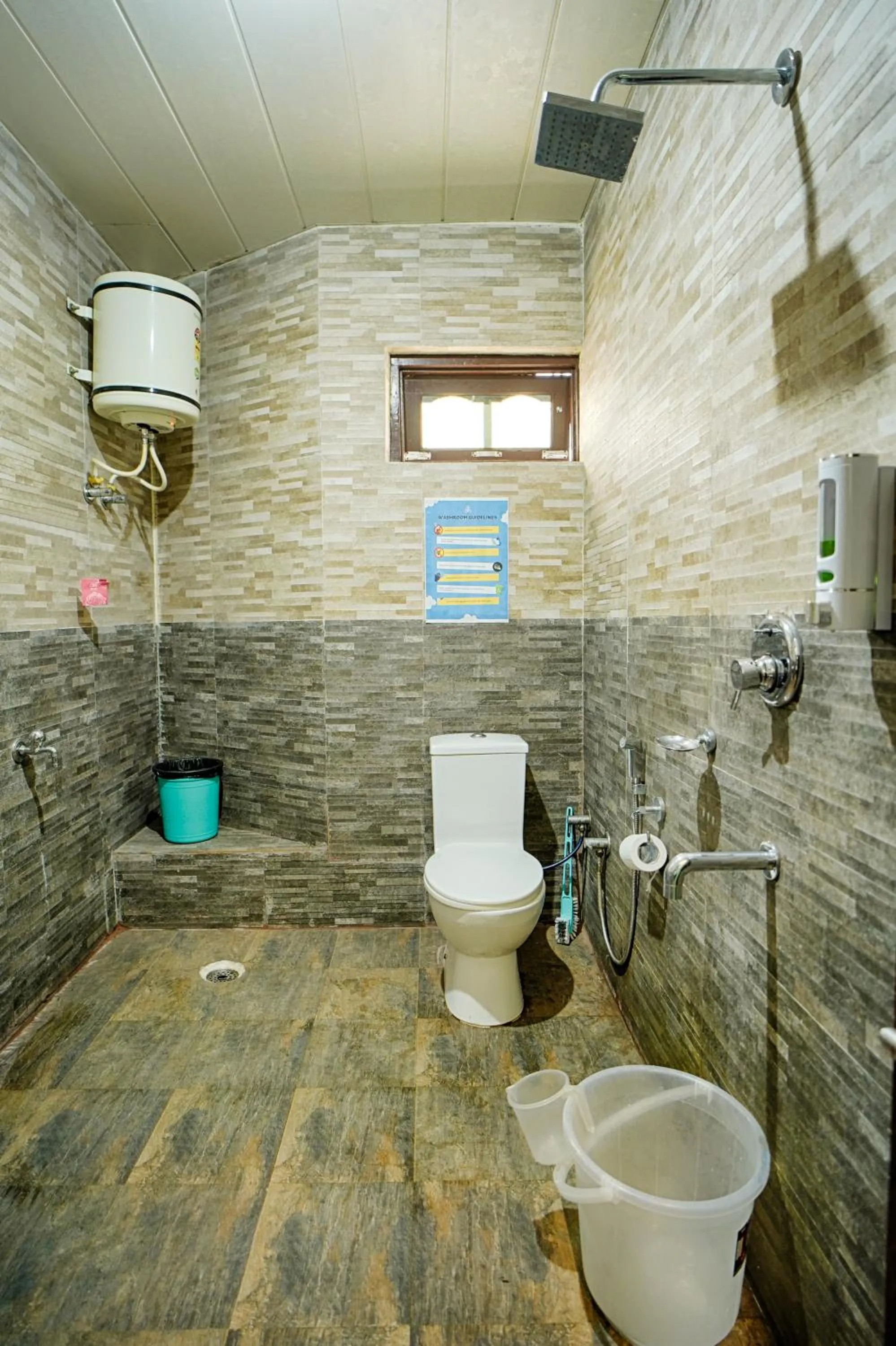 Shower in Young Monk Hostel Dharamkot