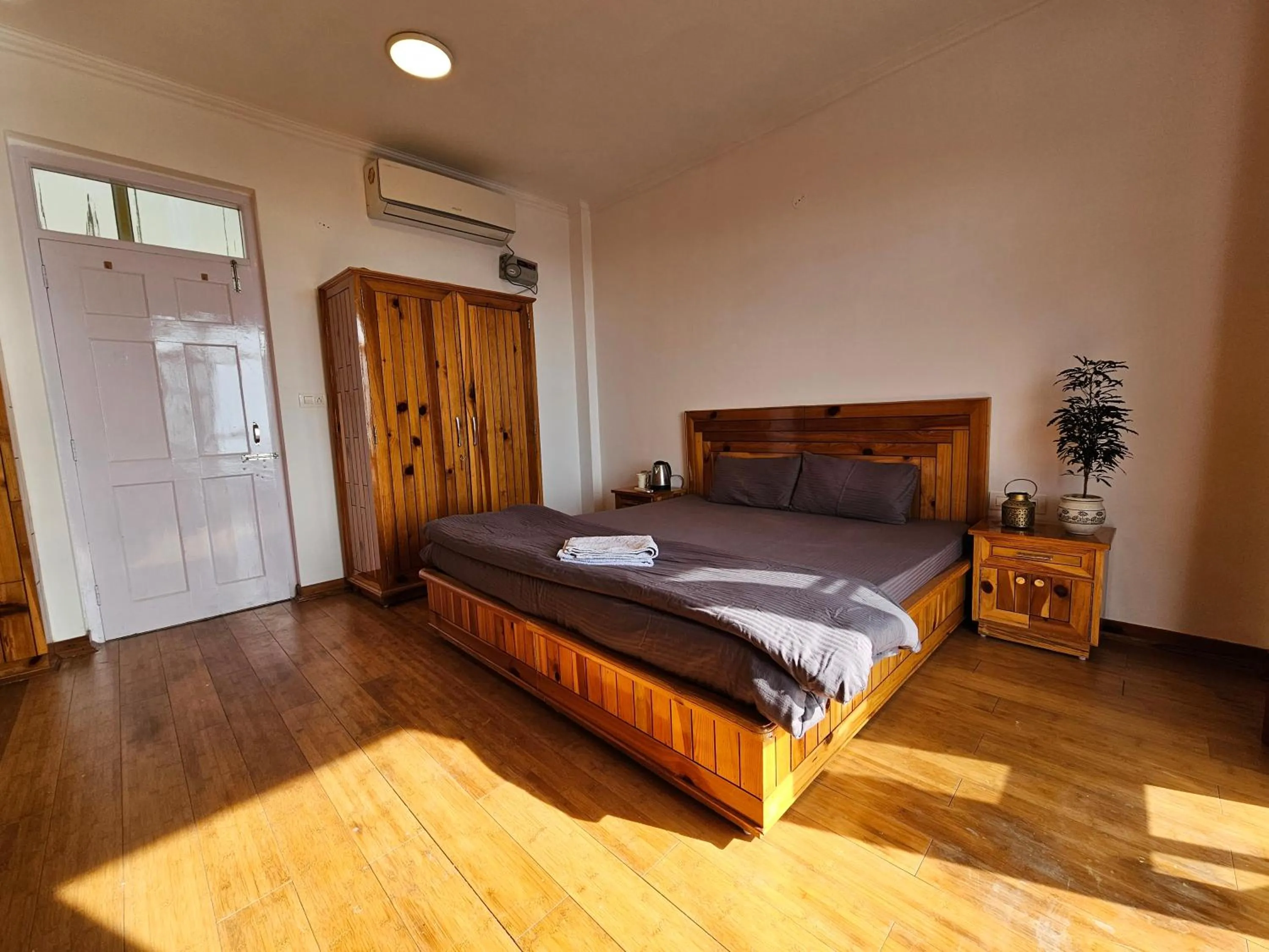 Bed in Young Monk Hostel Dharamkot