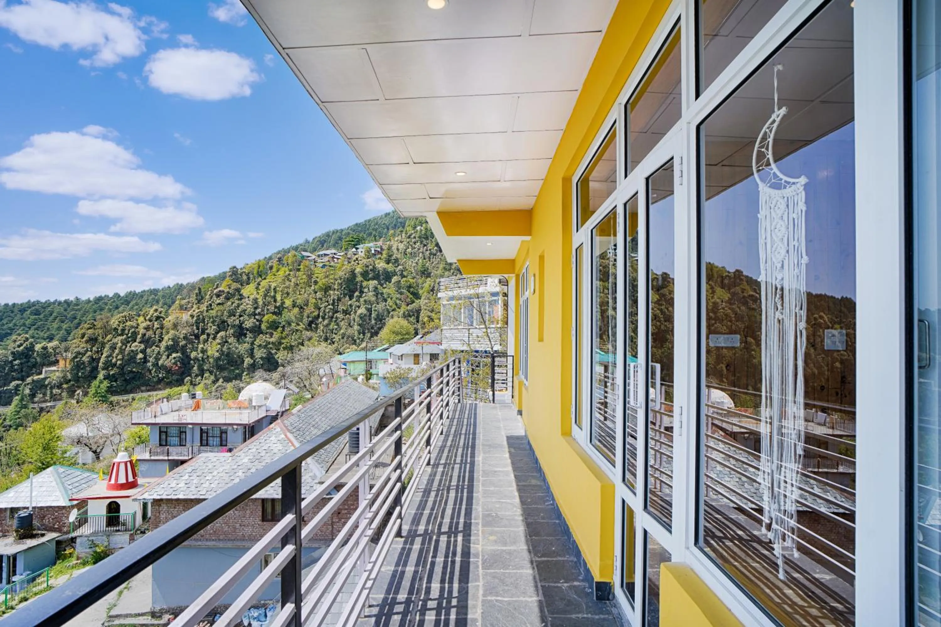 Balcony/Terrace in Young Monk Hostel Dharamkot