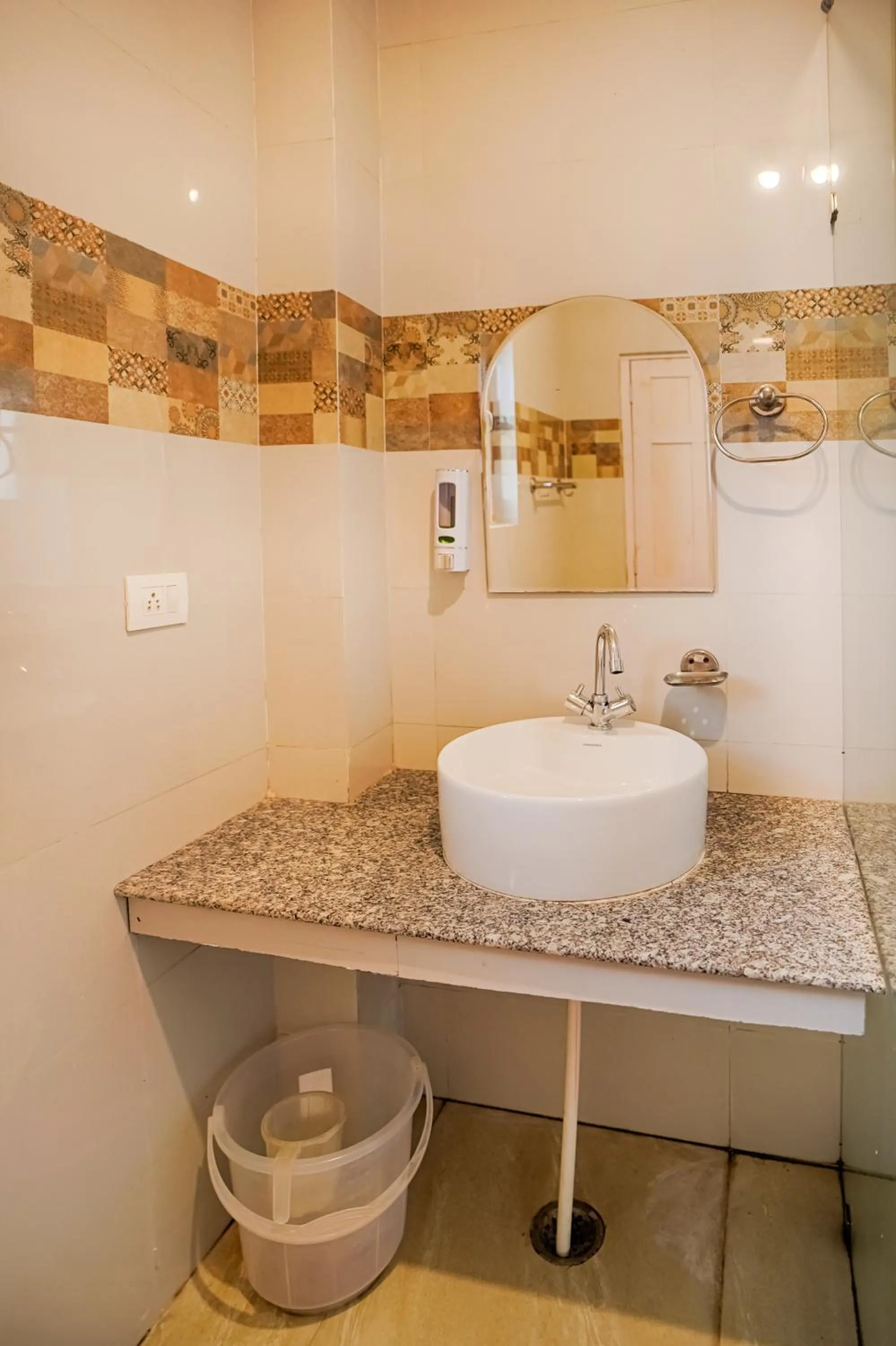 Bathroom in Young Monk Hostel Dharamkot