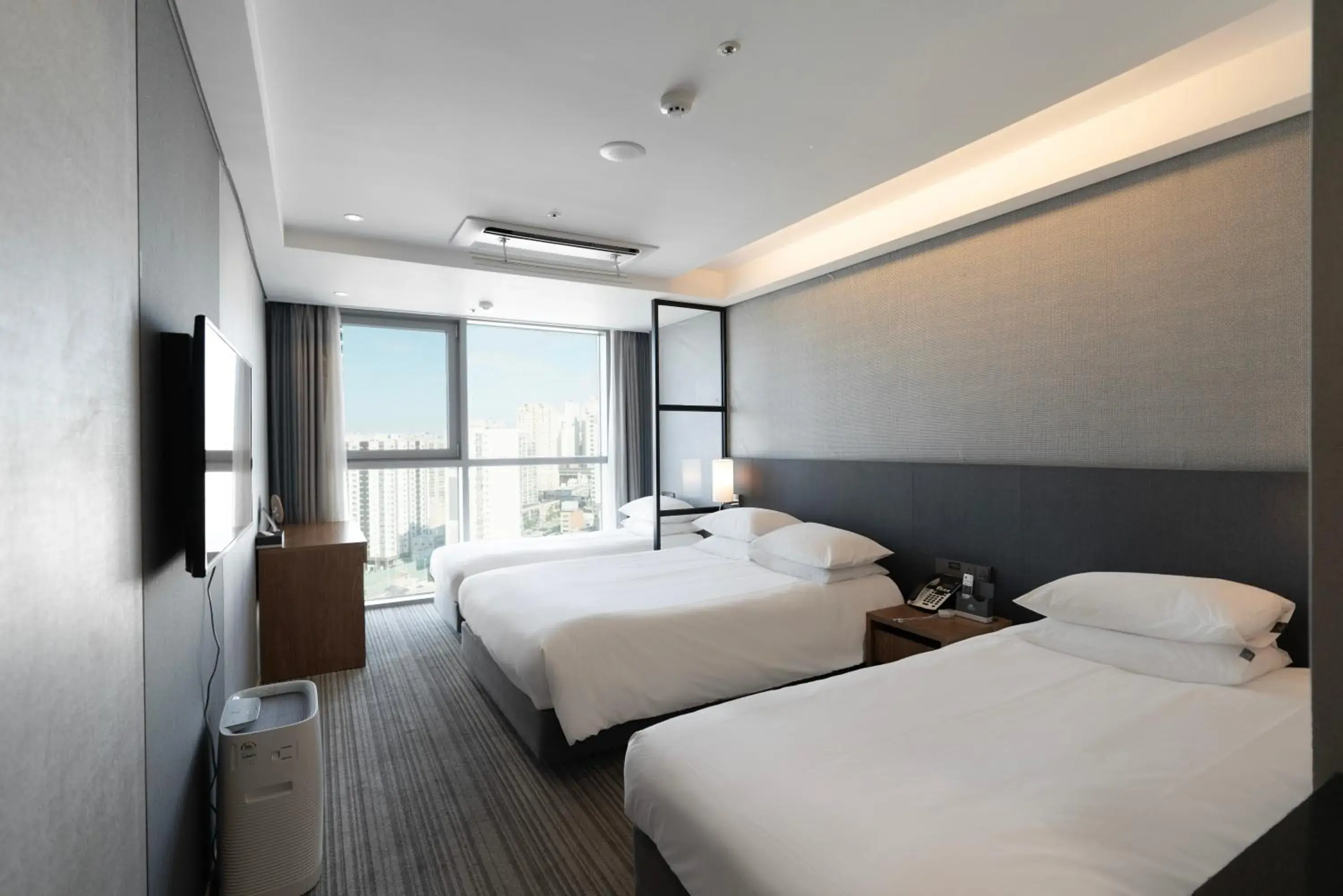 Junior Family Room with Harbor View in Northharbor Hotel Junior Family Room with Harbor View in Northharbor Hotel