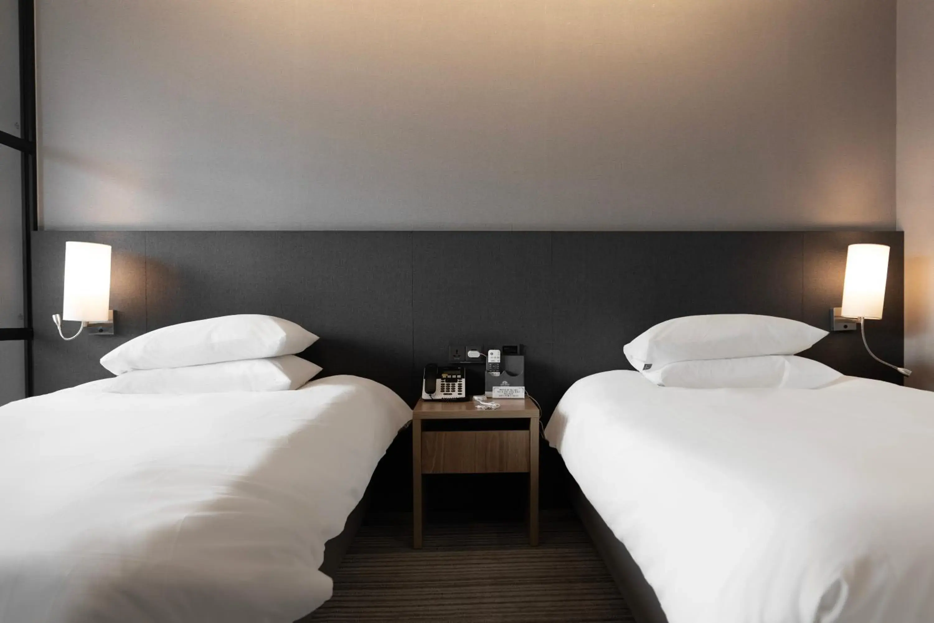 Deluxe Twin Room with City View in Northharbor Hotel Deluxe Twin Room with City View in Northharbor Hotel