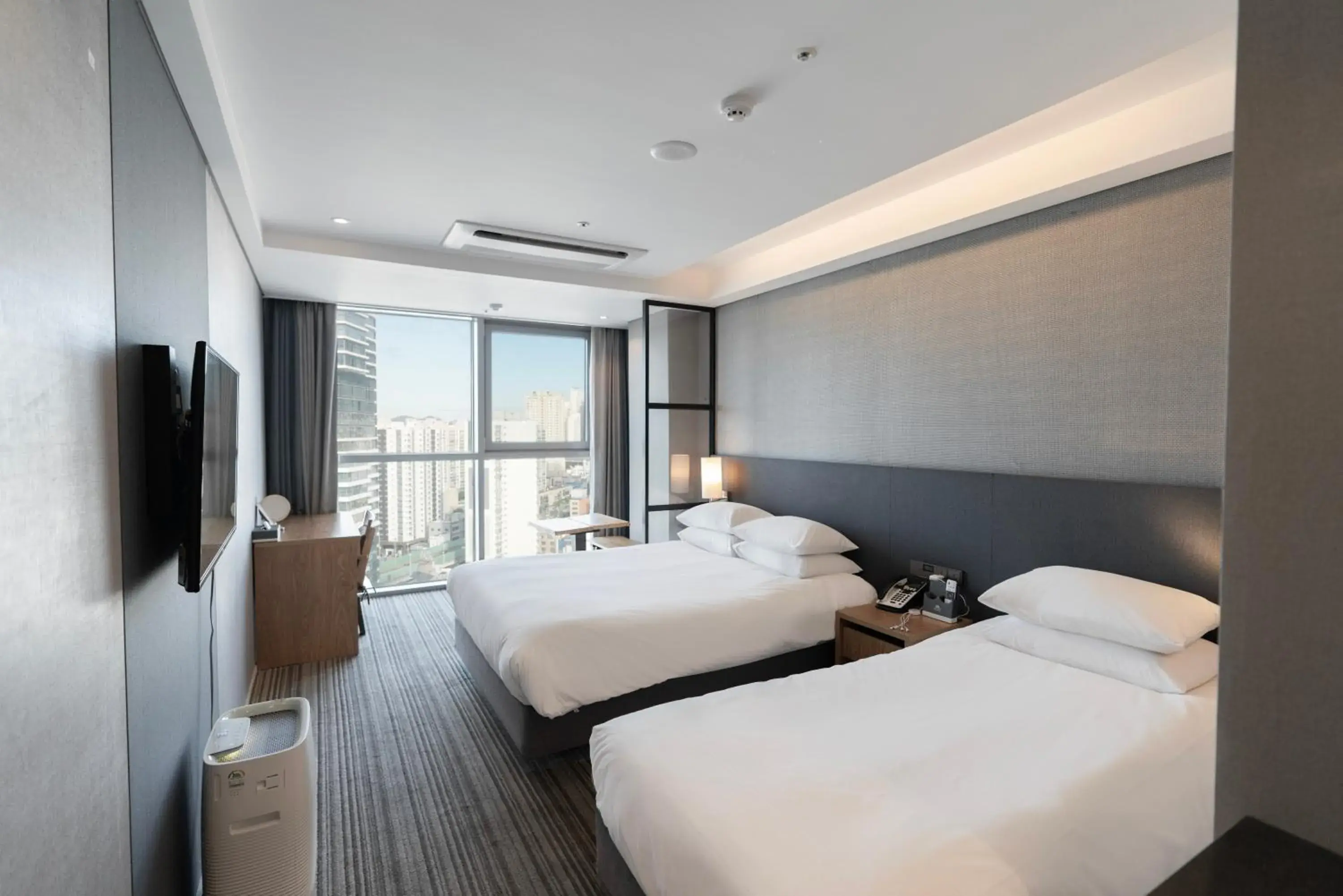 Premium Twin Room with Harbor View in Northharbor Hotel Premium Twin Room with Harbor View in Northharbor Hotel