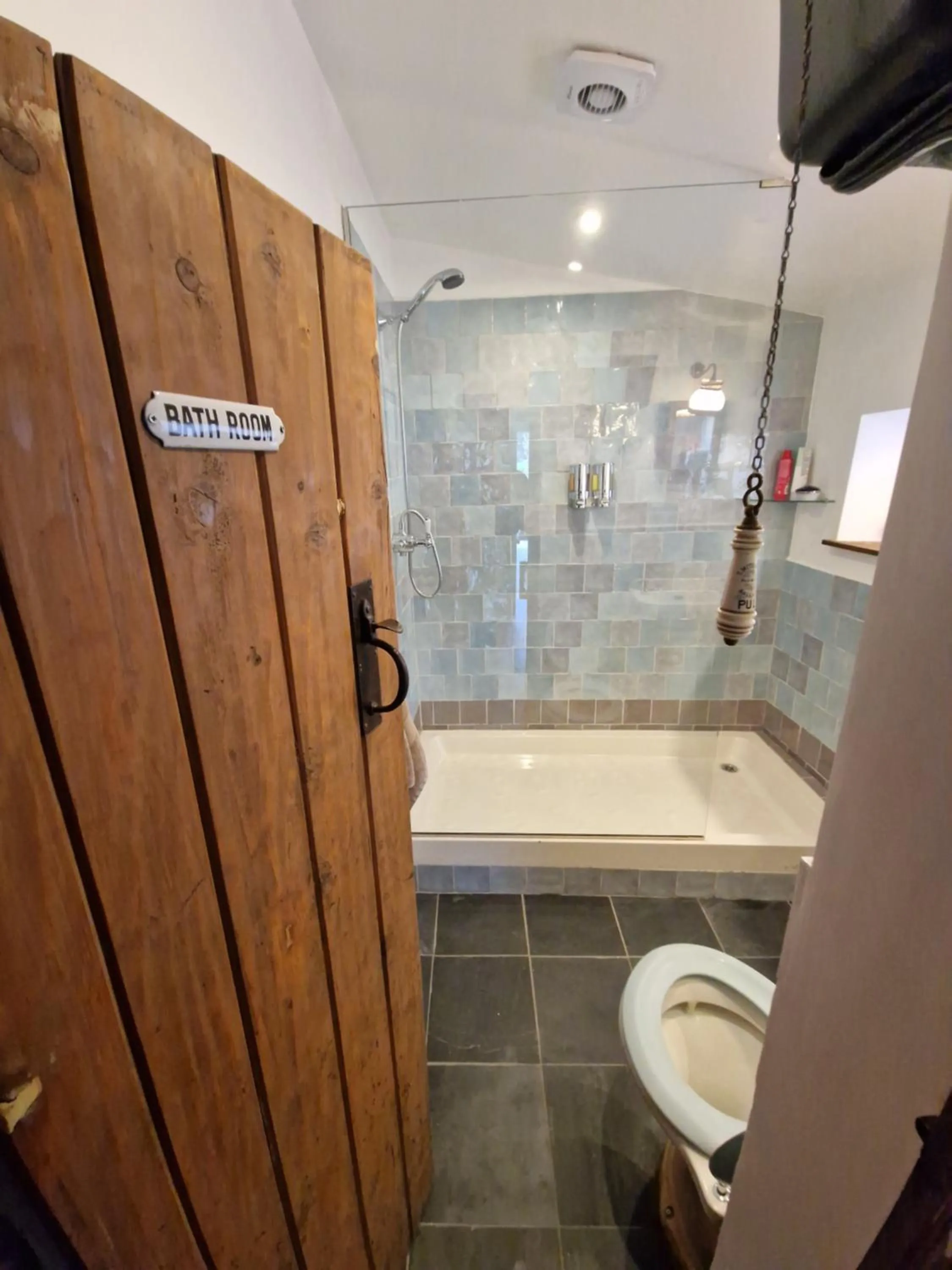 Shower in Cambus O' May Traditional Highland Hotel