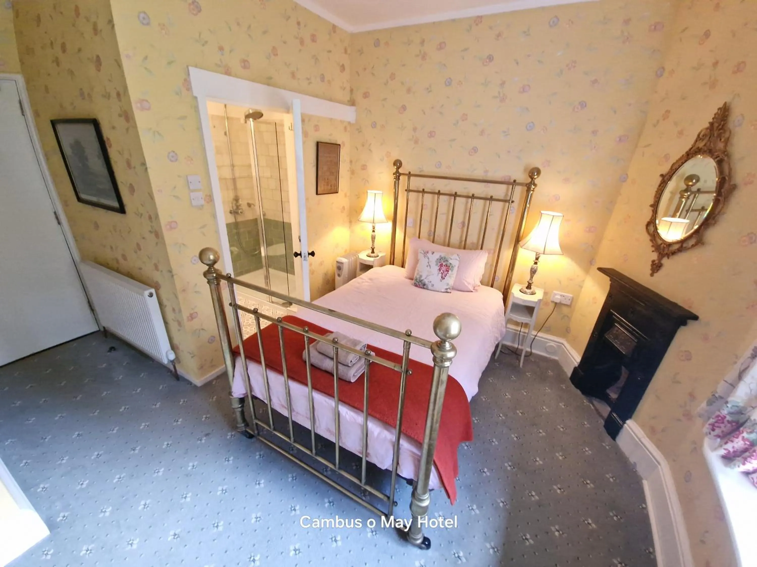 Shower, Bed in Cambus O' May Traditional Highland Hotel