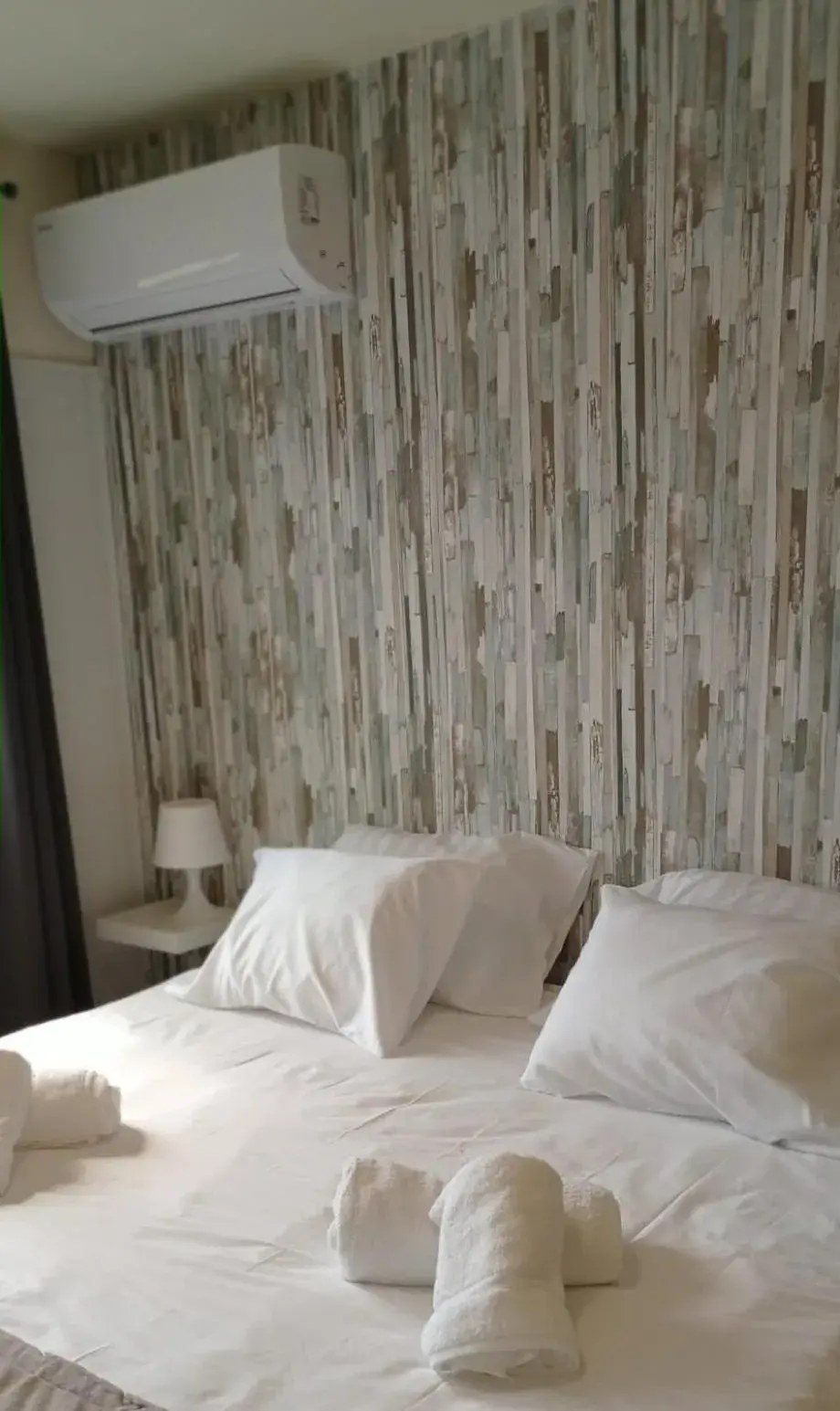 Deluxe Double Room with Shower in Liber Guest House Deluxe Double Room with Shower in Liber Guest House