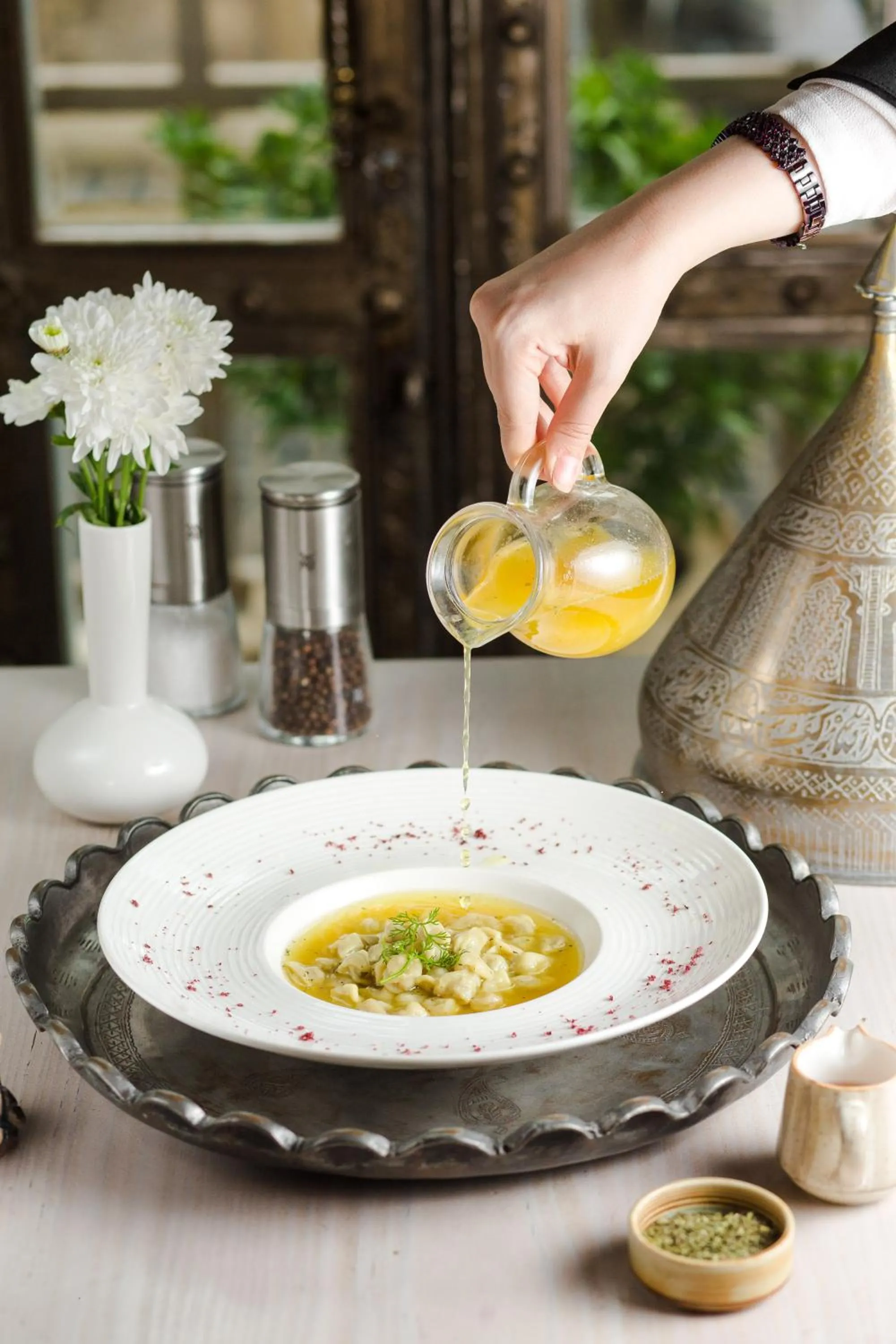 Restaurant/places to eat in Art Club