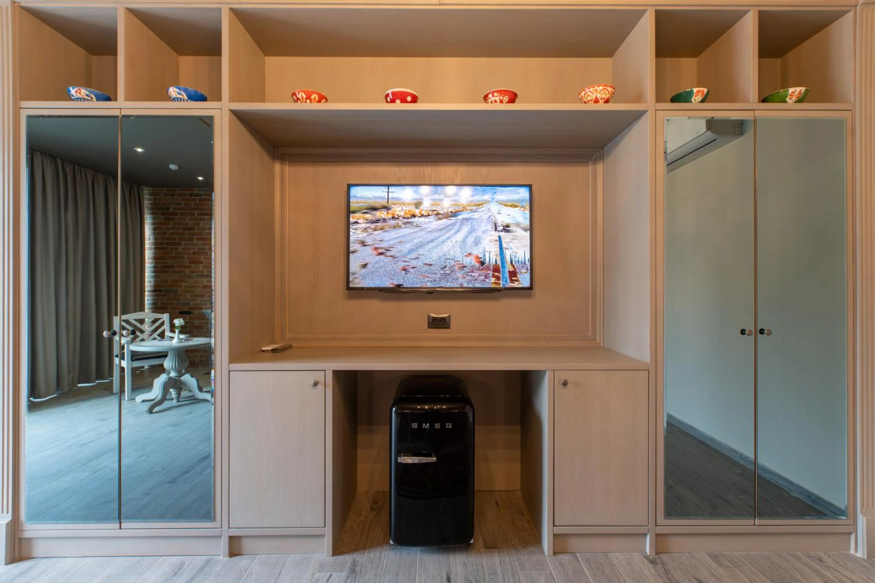 Communal lounge/ TV room in Art Club