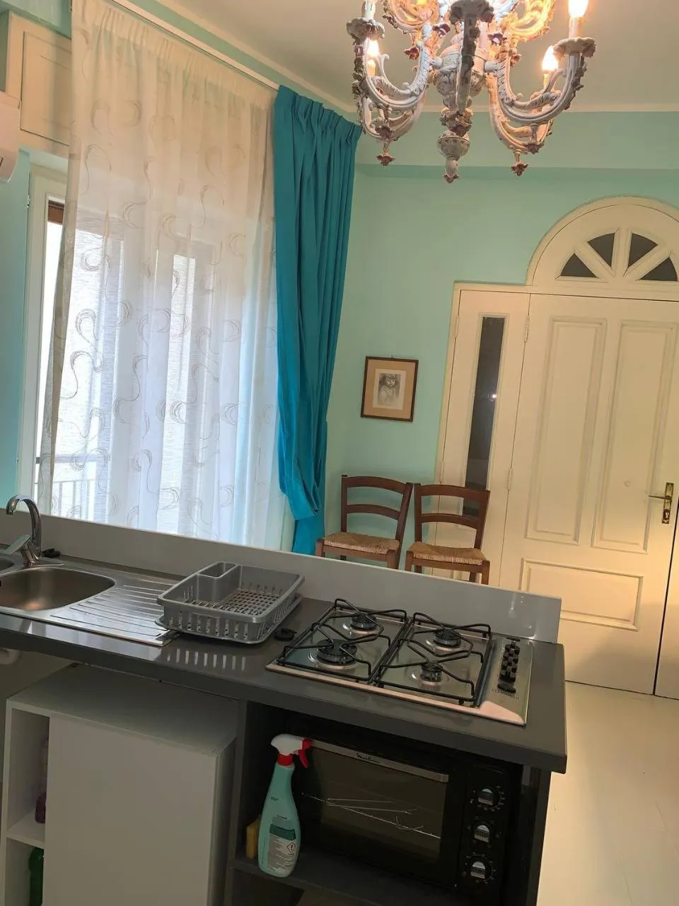 Kitchen or kitchenette, TV/Entertainment Center in BLUE SEA