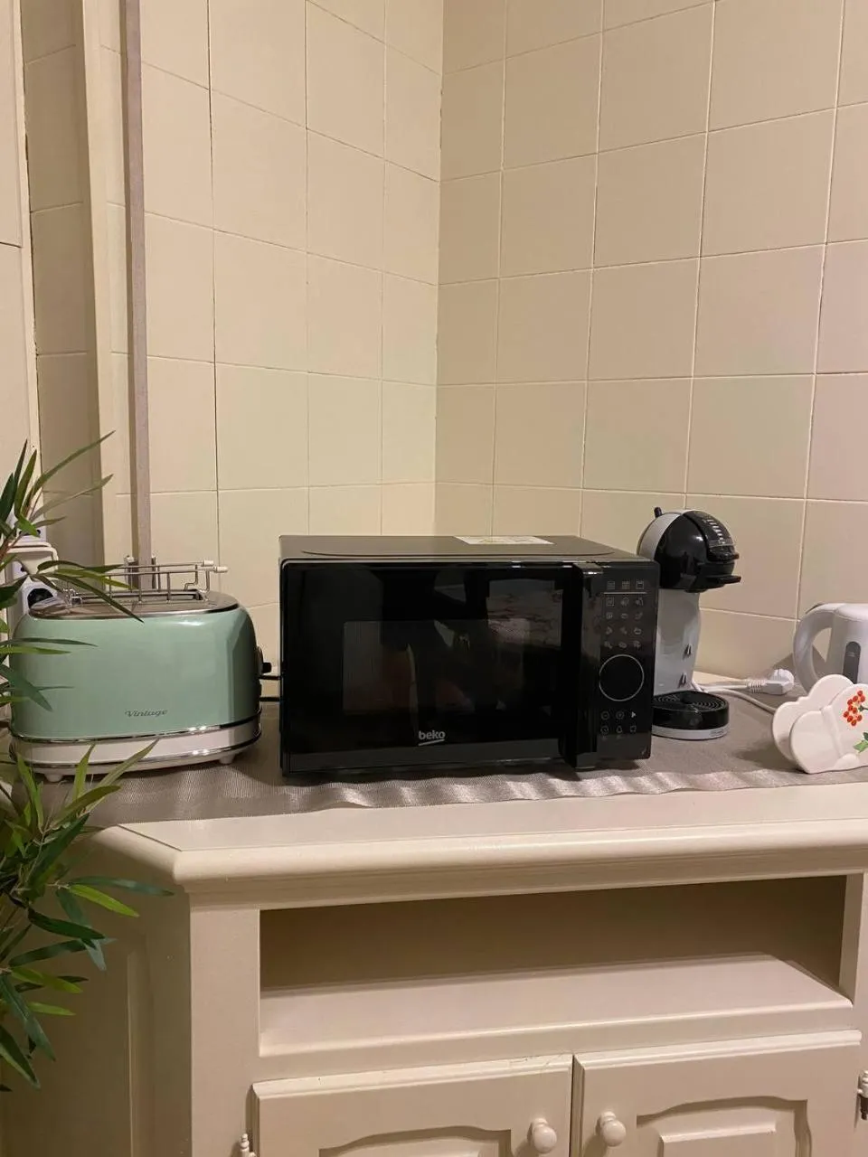 Coffee/tea facilities, TV/Entertainment Center in BLUE SEA