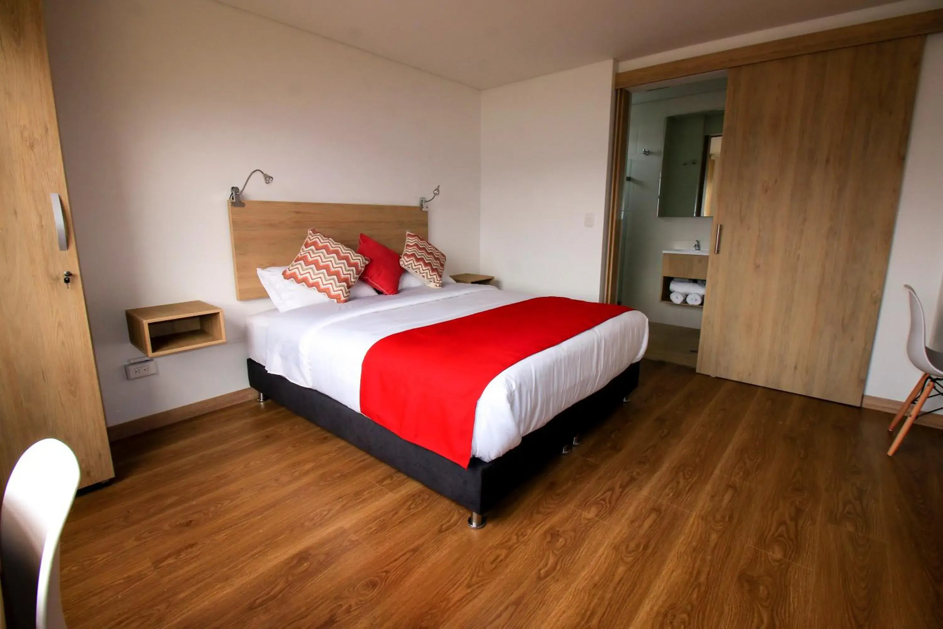 Large Double Room in Normandía Tower Large Double Room in Normandía Tower