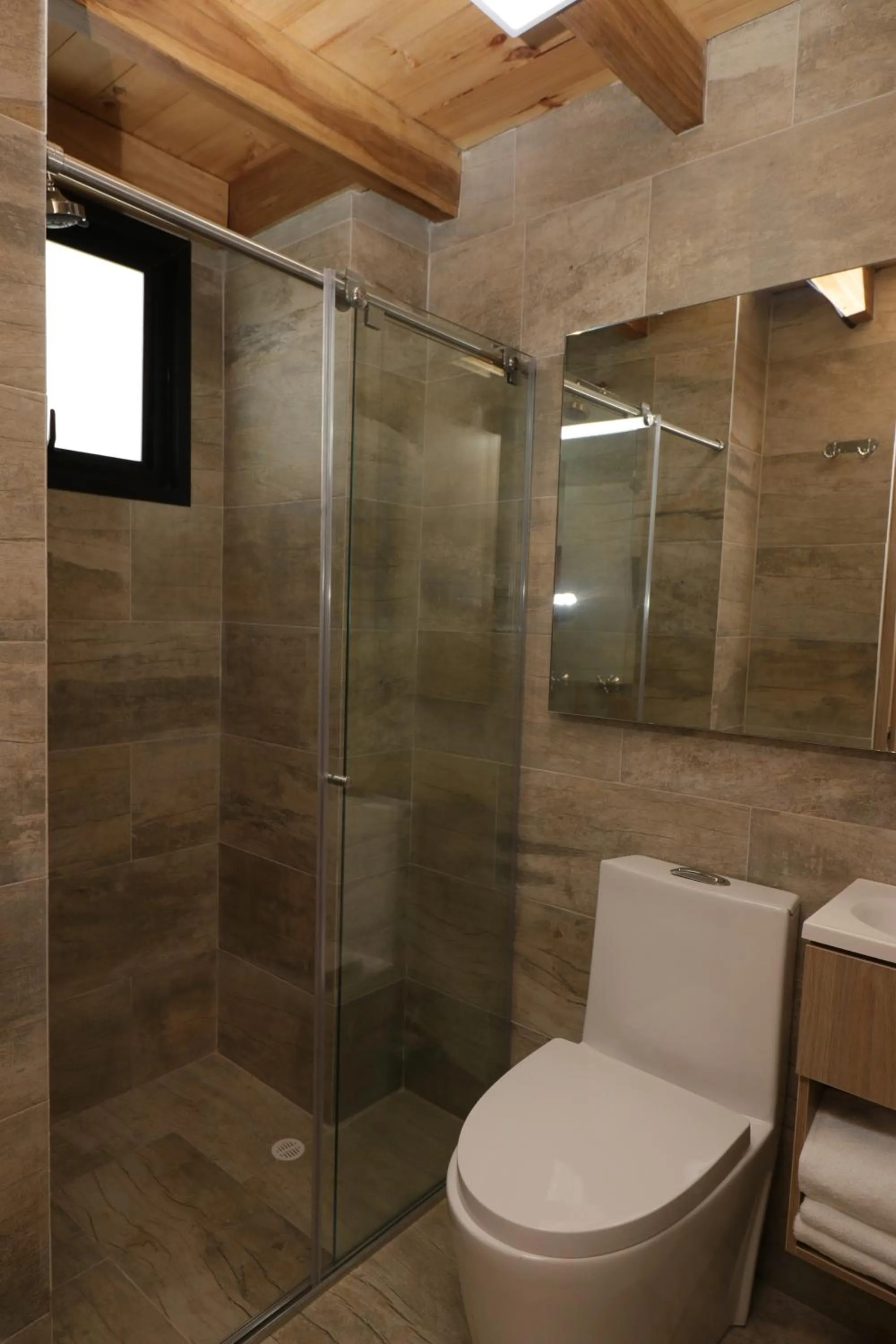 Toilet in Normandía Tower