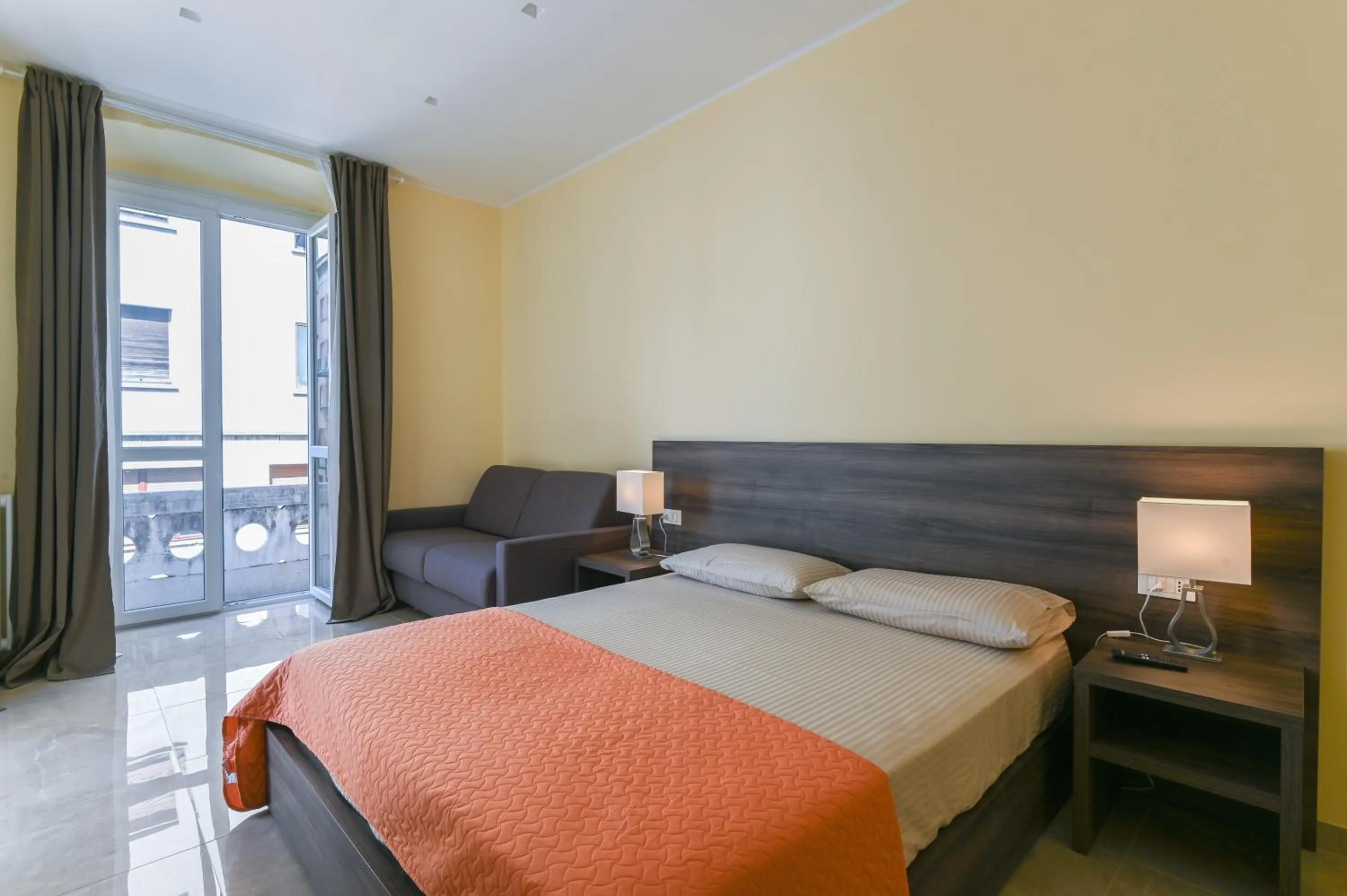 Bed in ADRIA Luxury Residence - Centro Trieste