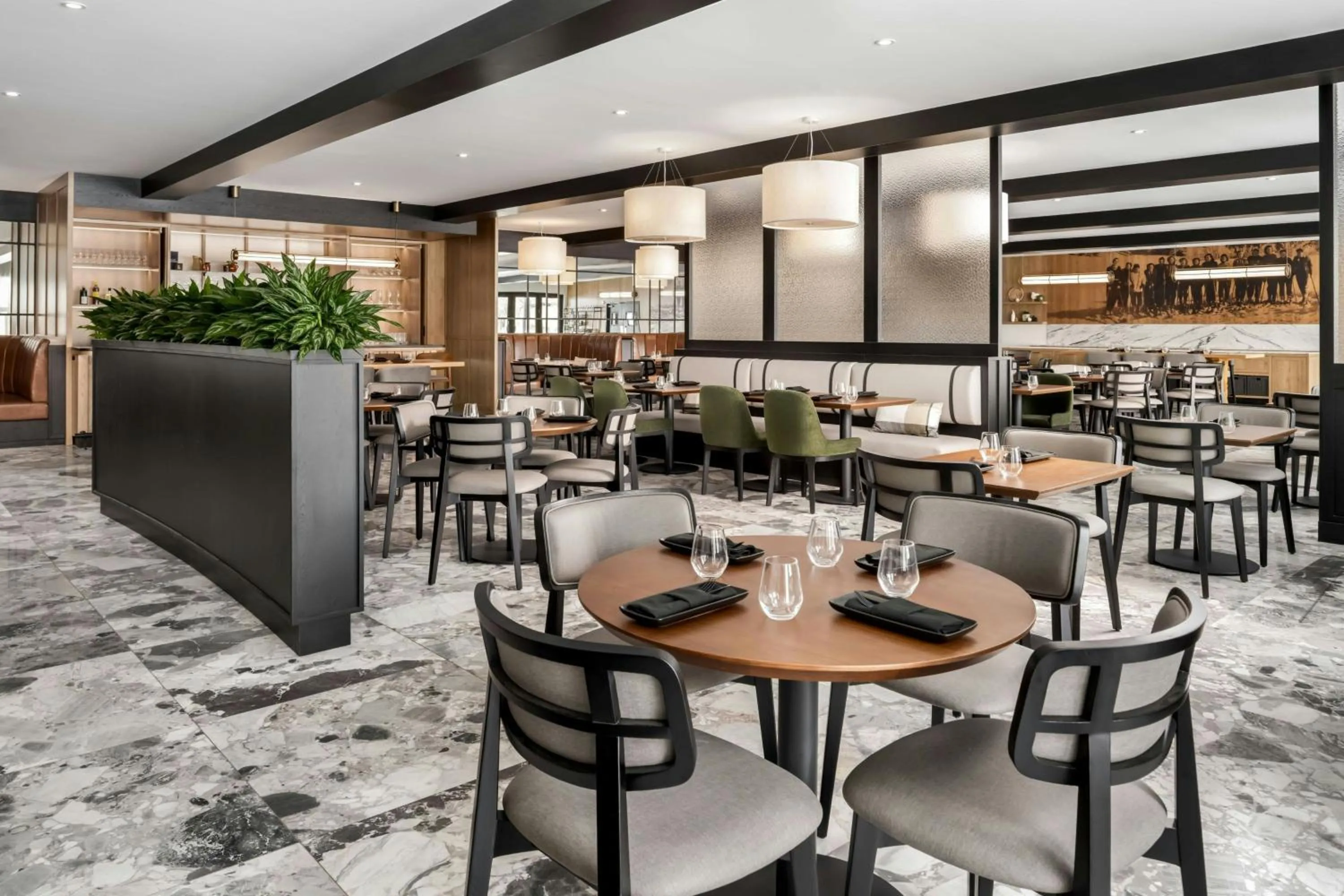 Restaurant/places to eat in Mont Gabriel, Sainte-Adèle, a Tribute Portfolio Resort