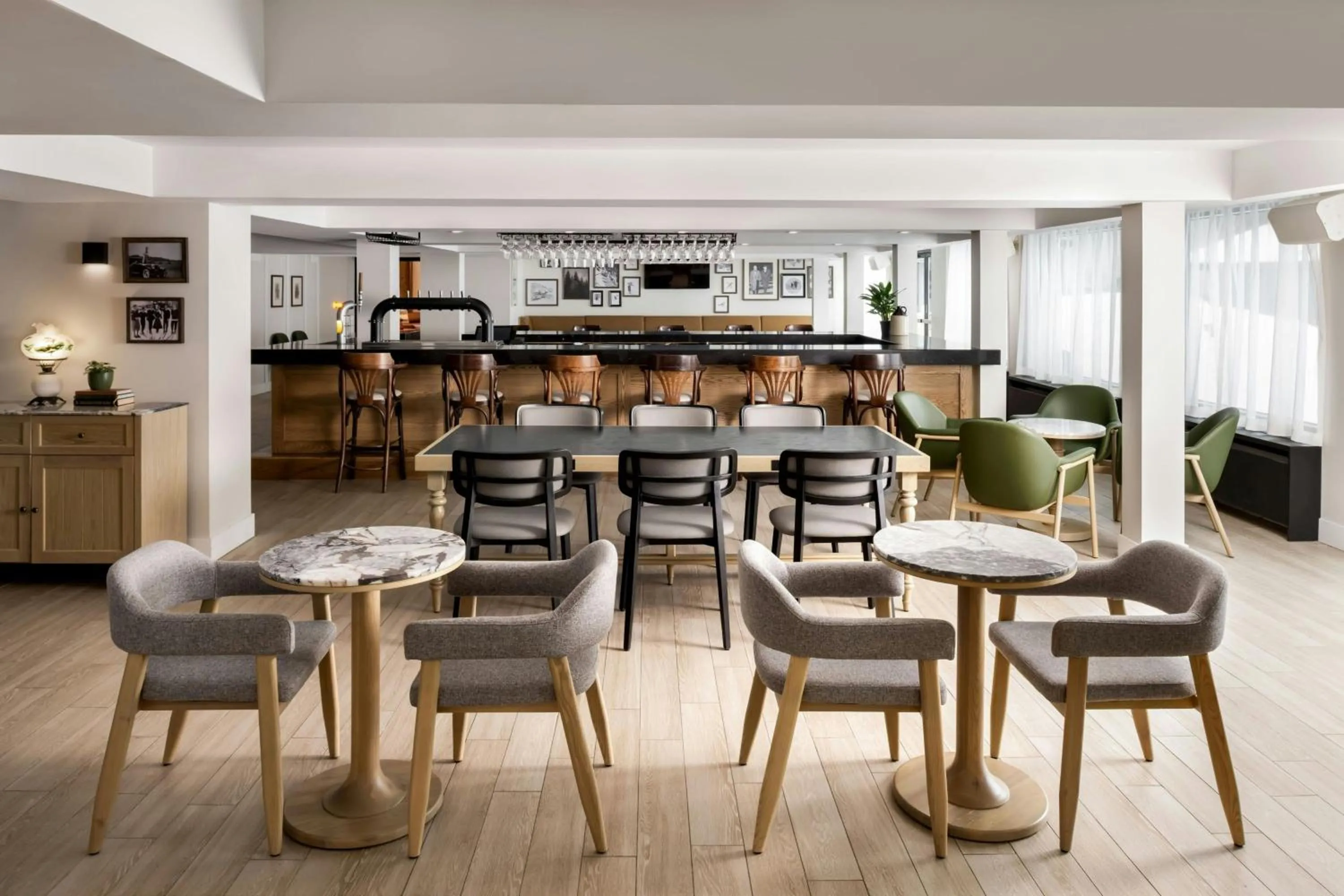 Restaurant/places to eat in Mont Gabriel, Sainte-Adèle, a Tribute Portfolio Resort