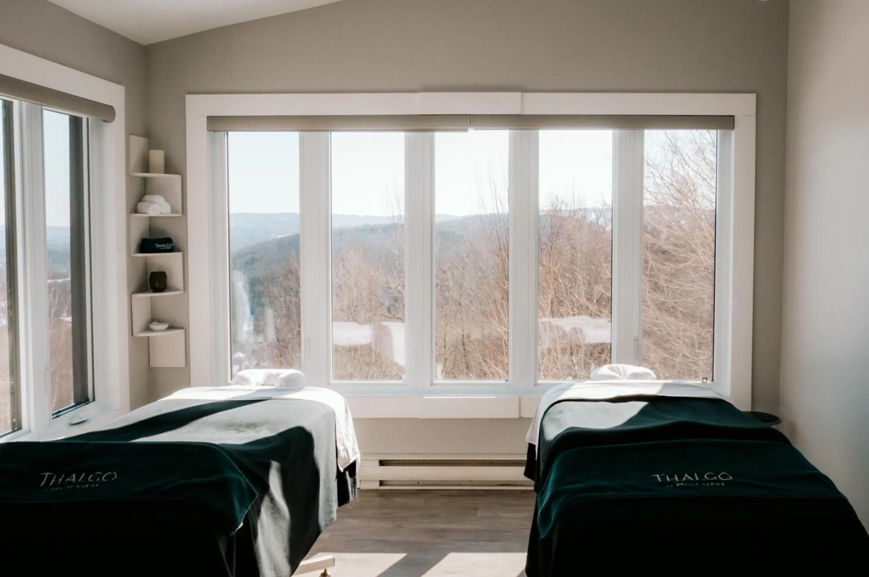 Massage, Bed in Mont Gabriel, Sainte-Adèle, a Tribute Portfolio Resort