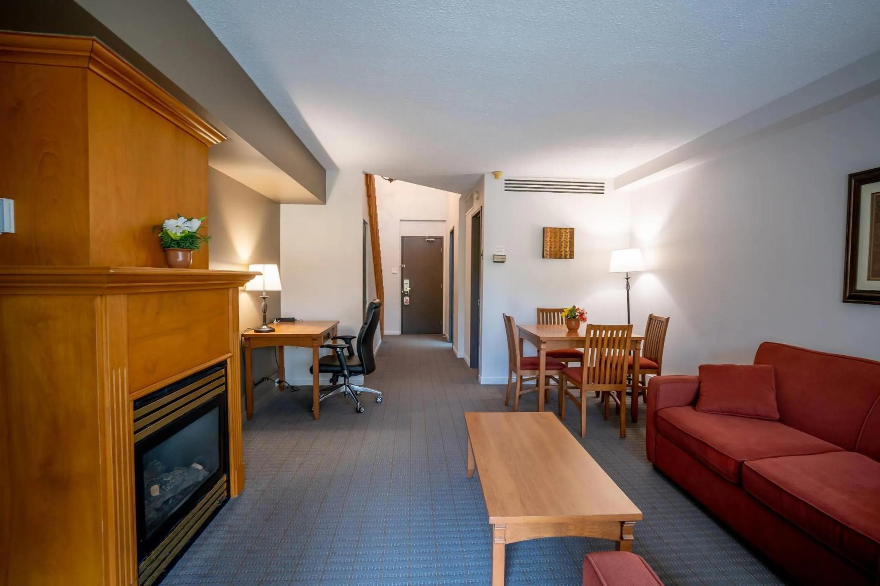 Bedroom in Hotel Cheribourg, an Ascend Collection Hotel