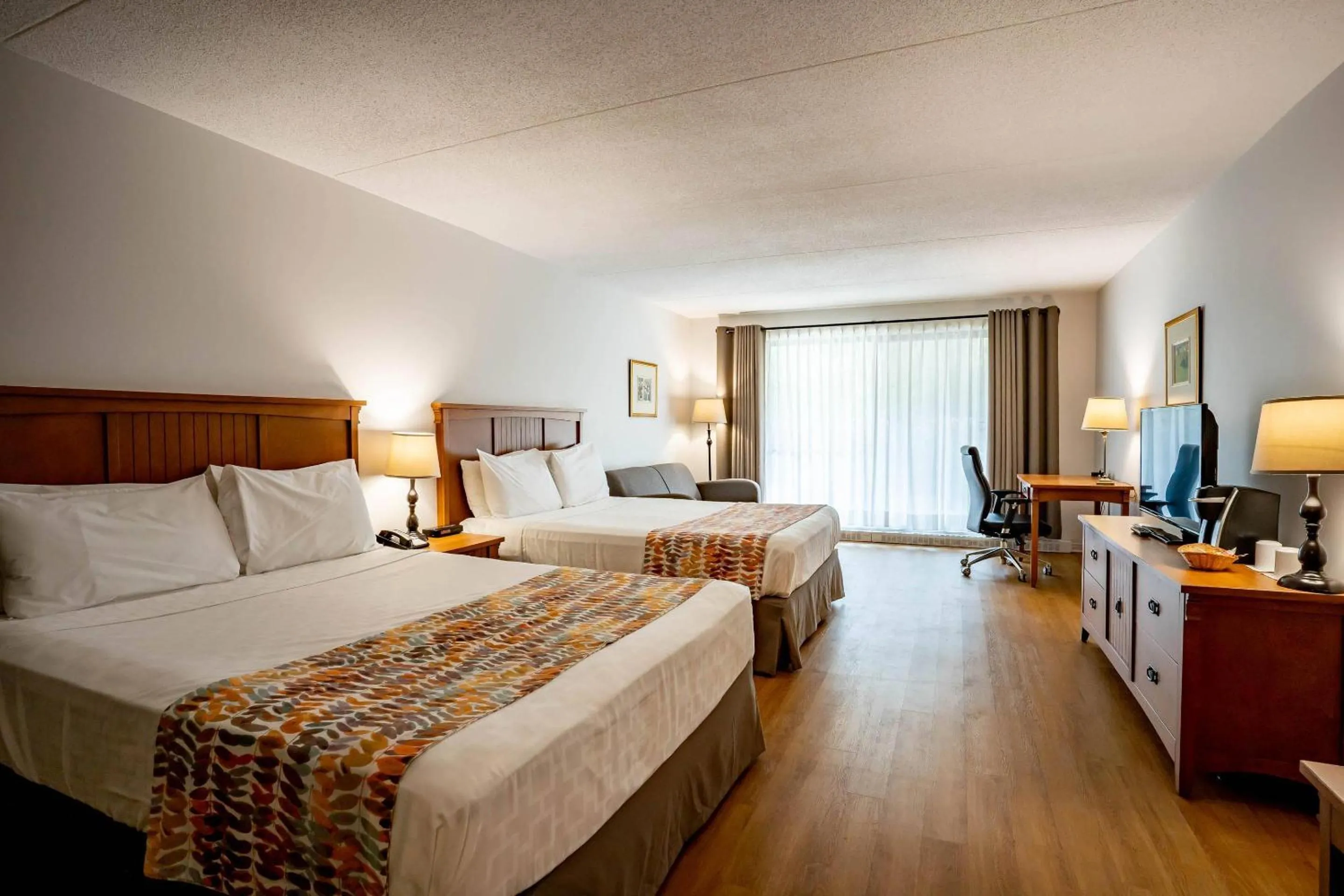 Bedroom, Bed in Hotel Cheribourg, an Ascend Collection Hotel