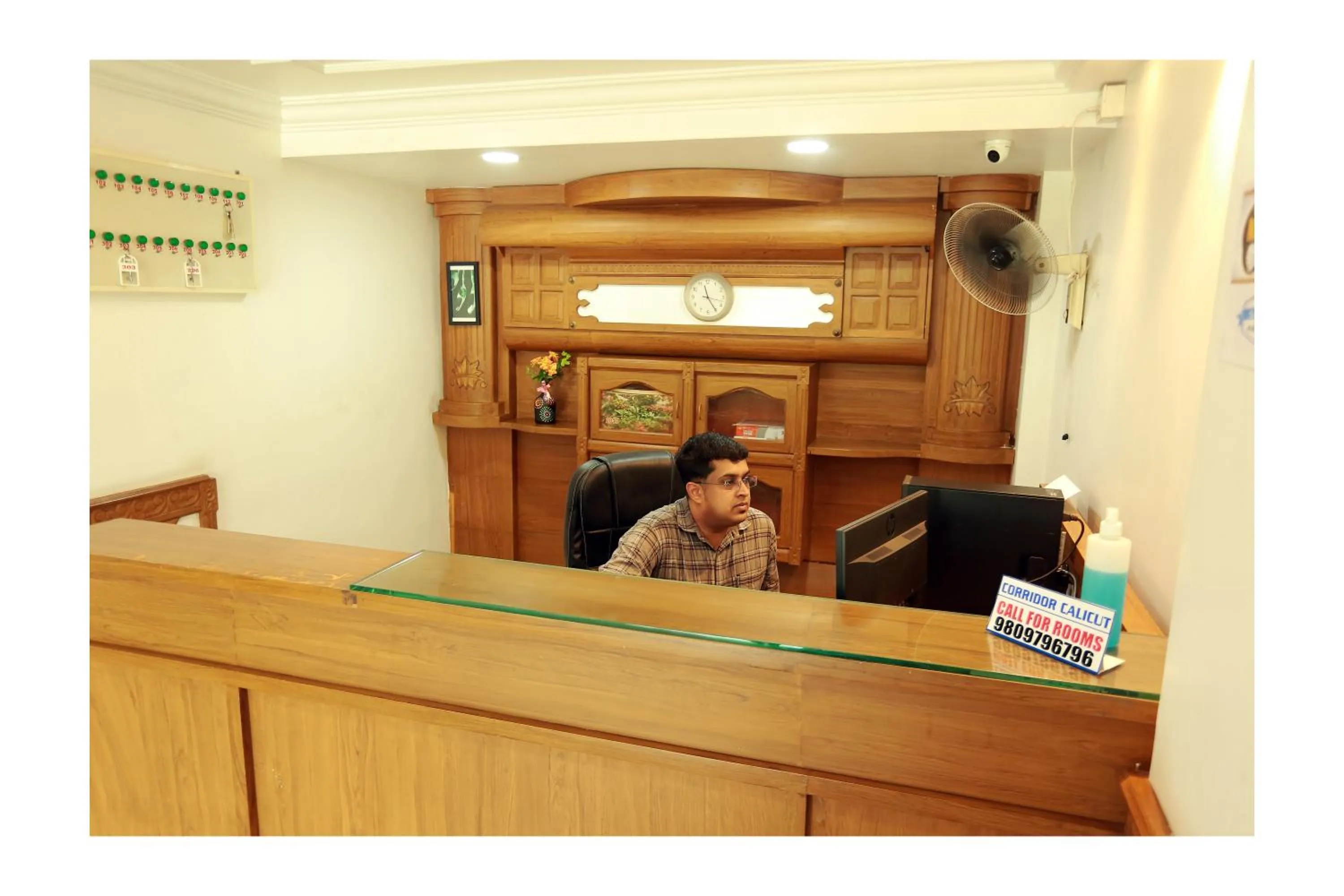 Lobby or reception in CORRIDOR CALICUT Airport Hotel