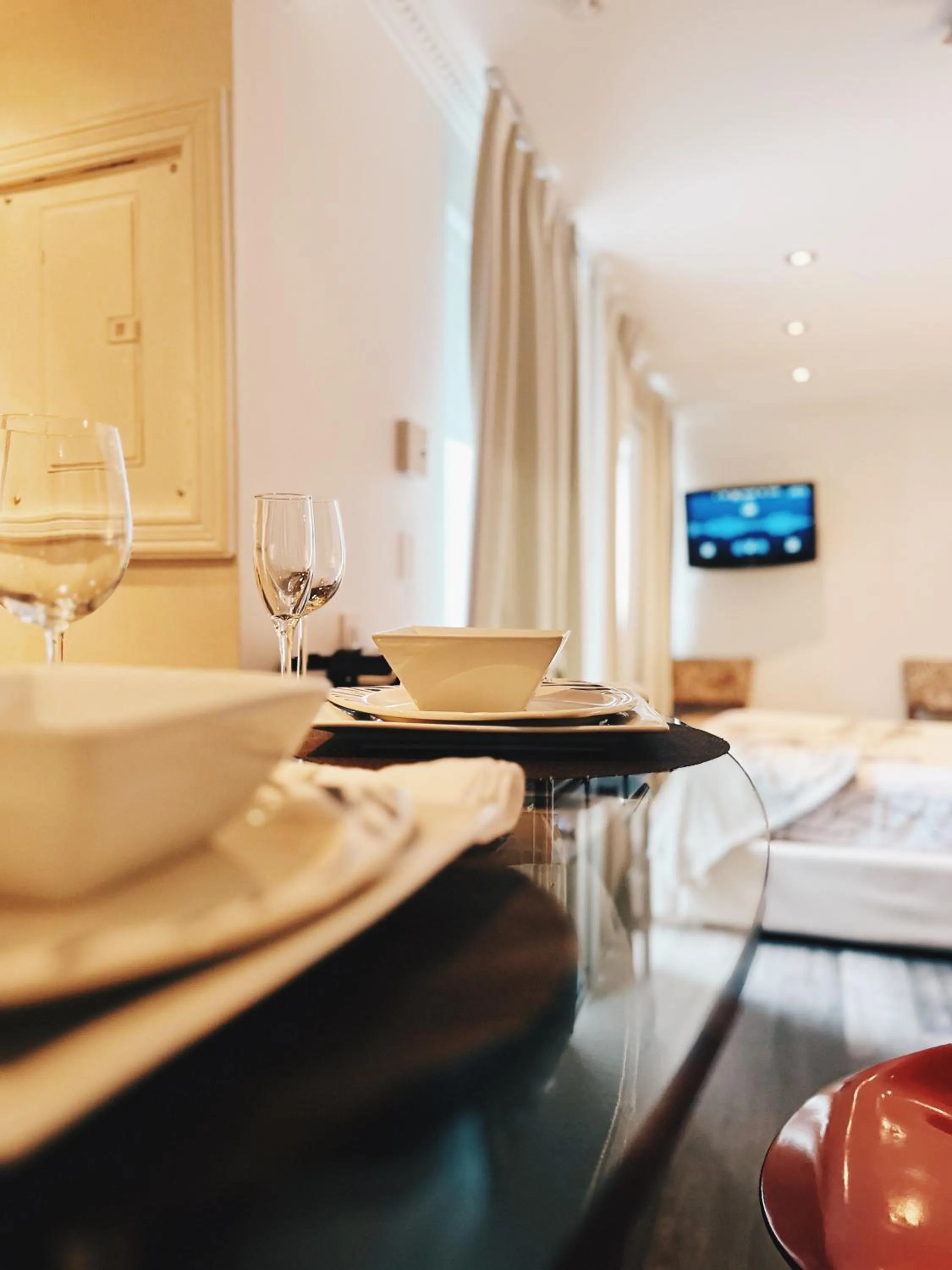 kitchen, Bed in Hotel Kutuma